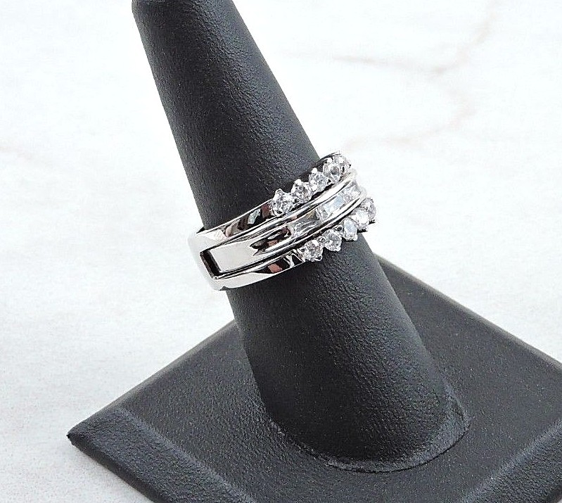 Sterling Silver 1.62 cttw Round And Radiant Cut Cubic Zirconia 2 Pc Ring Set