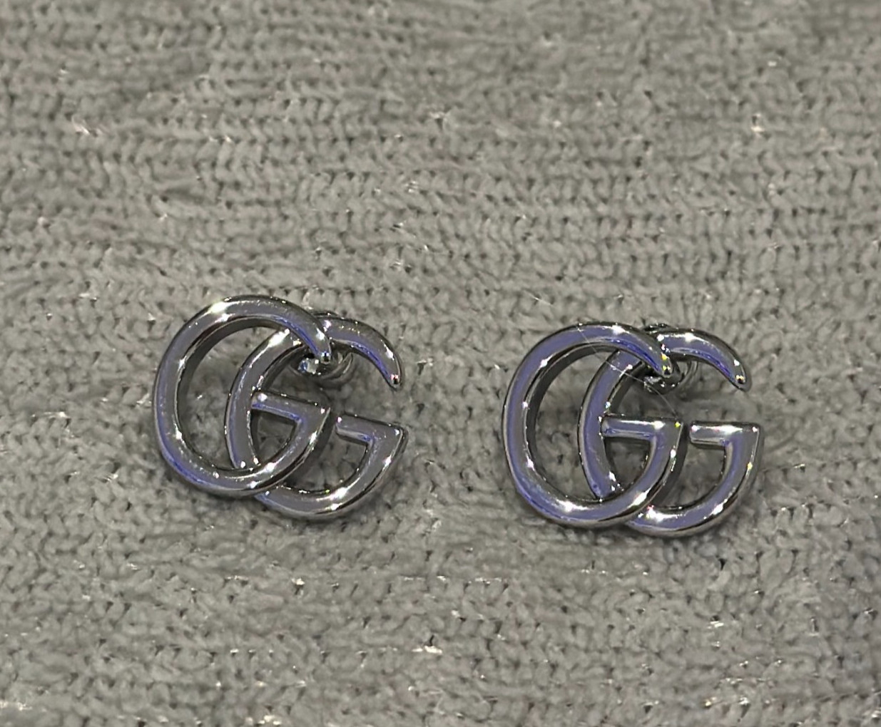 Gucci Interlocking GG Logo Stud Earrings Designer Minimalist Silver Tone Luxury