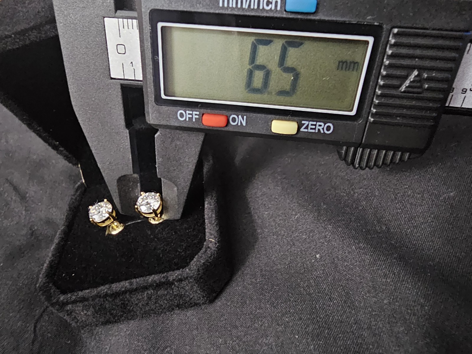 6.5mm 14K gold plated-2carat MOISSANITE Stud Earrings-passes diamond tester