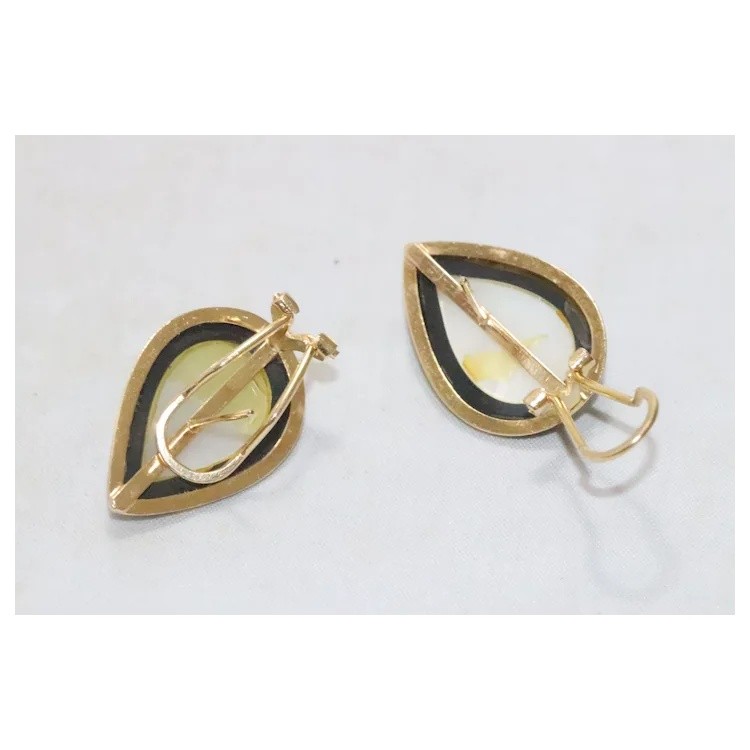 Vintage 14 KT Gold Black Onyx And Mother Of Pearl Clip Earrings