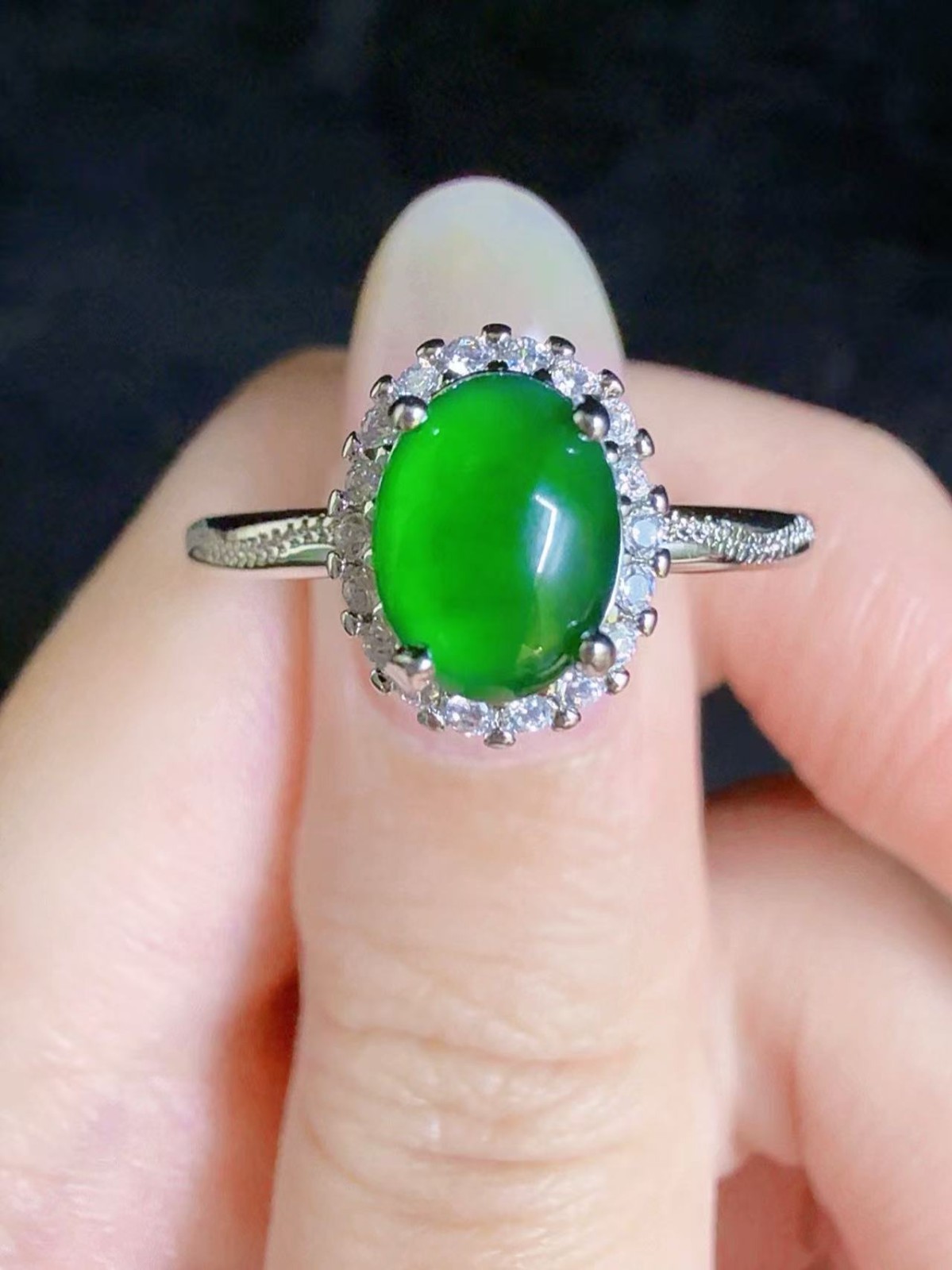Beautiful 100% Natural green jadeite ring