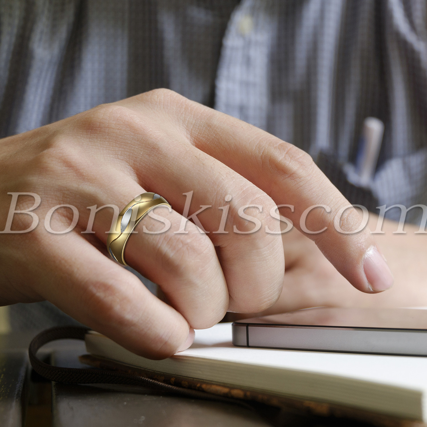Couples Men’s Women’s Classic Gold Stainless Steel Ring Comfort Fit Wedding Band