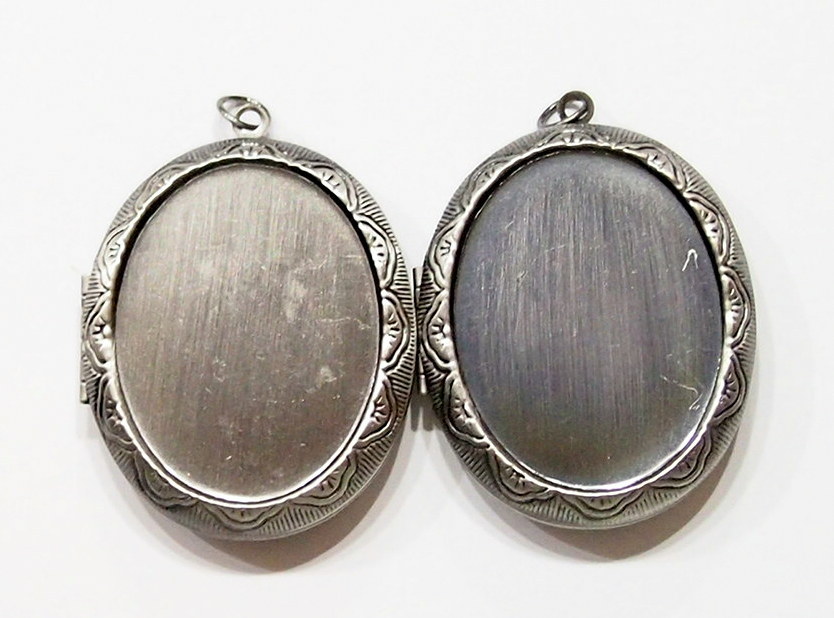 2 of 40x30mm Antique Silver Victorian Style Etched Locket Pendant Settings Nice