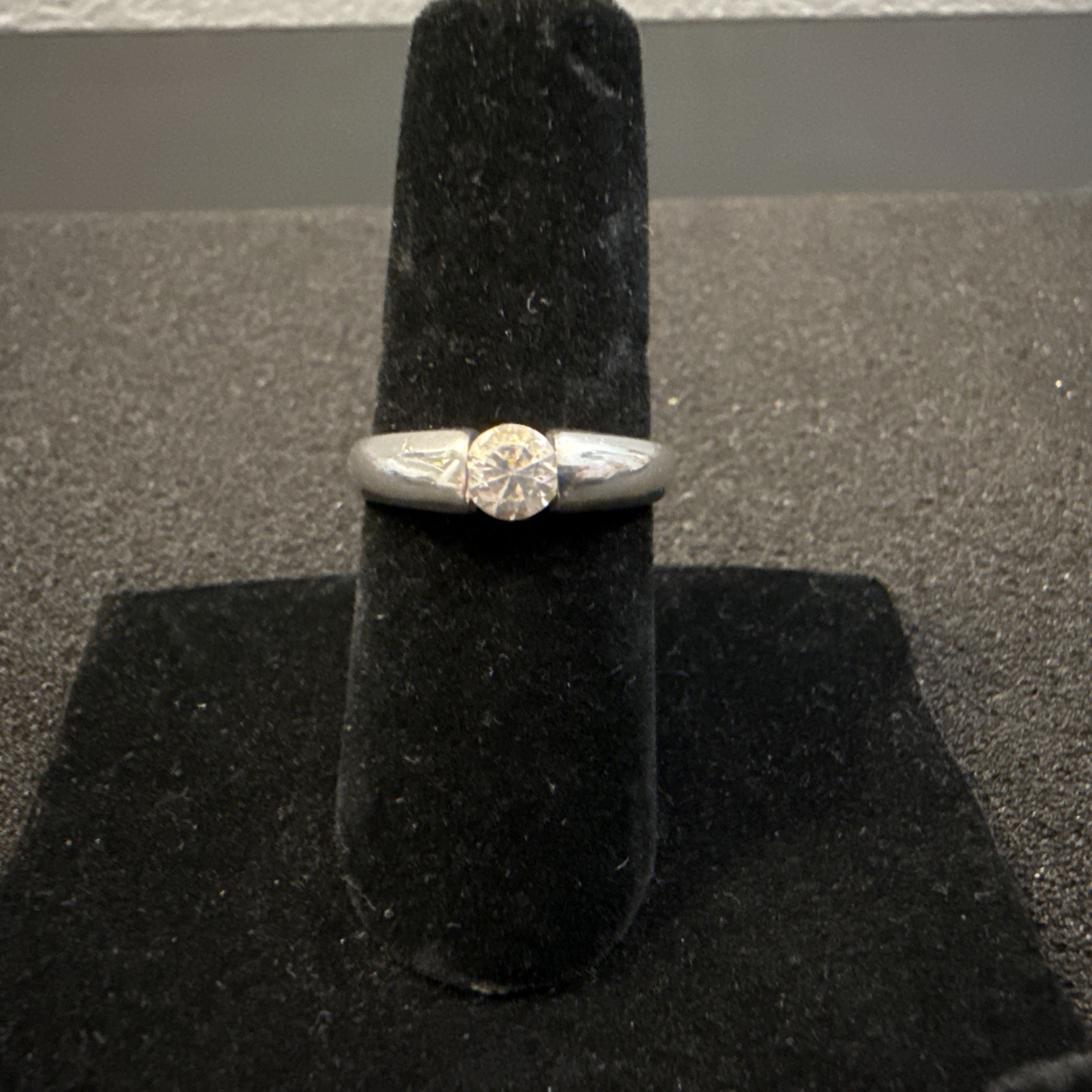 Modern 925 Sterling Silver Tension Set Solitaire Ring CZ Size 7