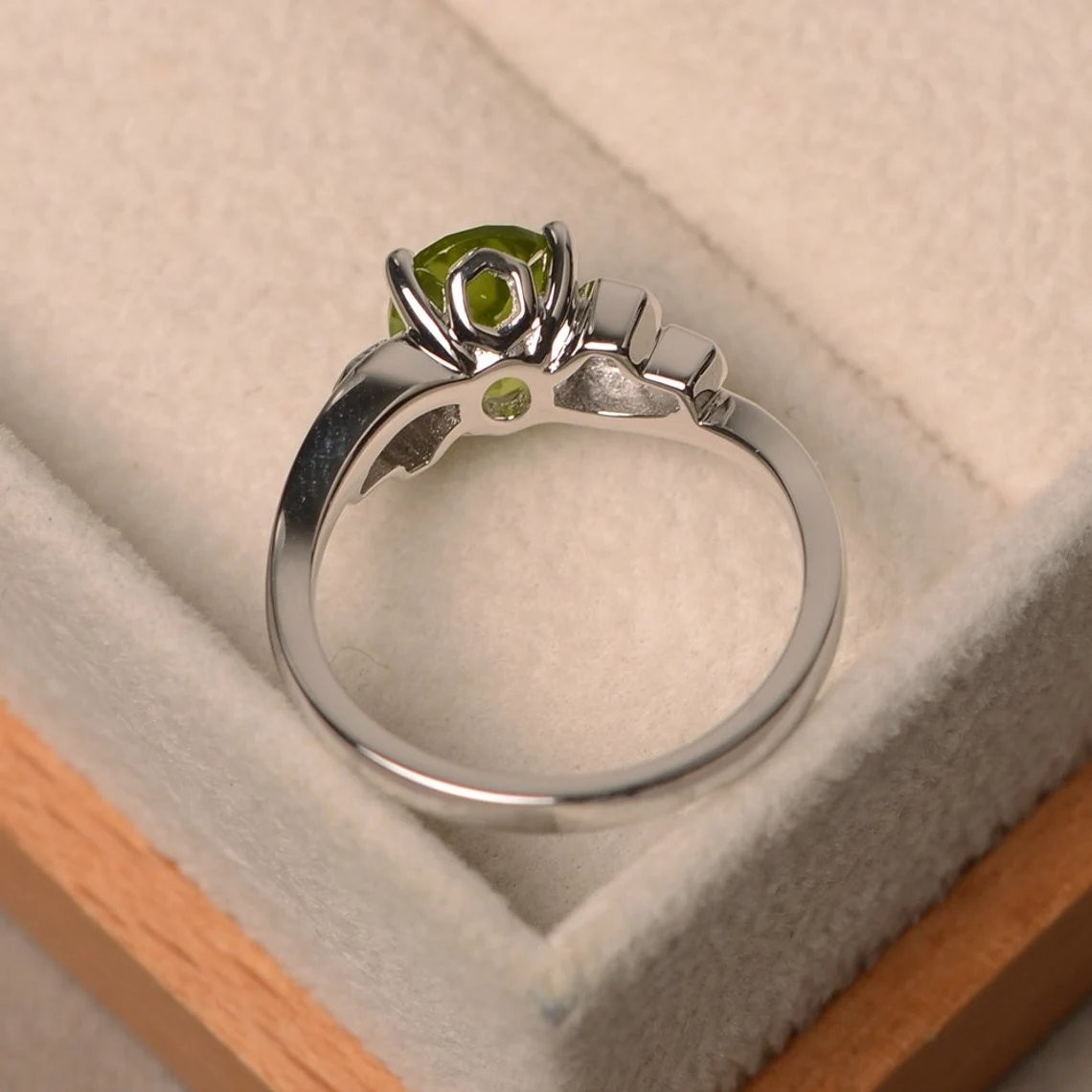 2CT Peridot Oval Gemstone 925 Silver Plated Art Deco Ring Duty Free