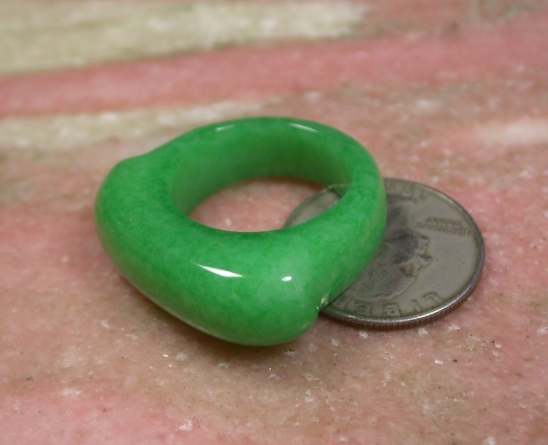 Green JADE Saddle RING US NO. 7.75. 8. 8.75. 9. 9.25. 9.5. 10. 10.75 # 253511