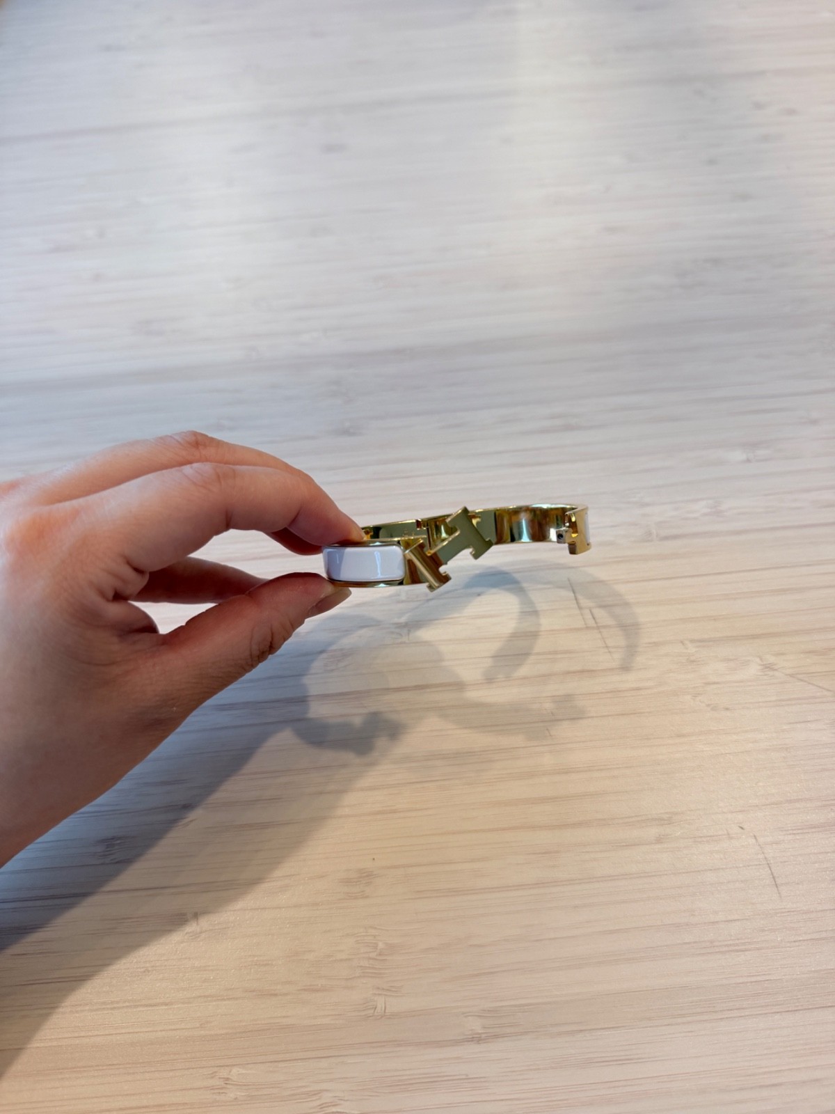 Authentic Hermès Clic H Bracelet White Enamel YG Size GM (Medium/Large) no box