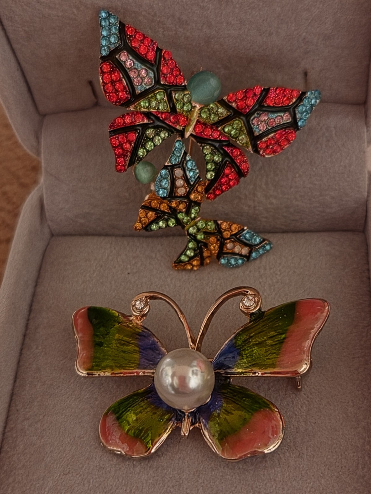Beautiful Multicolor Rhinestone Butterfly Brooch Pin Lot P2-111-1