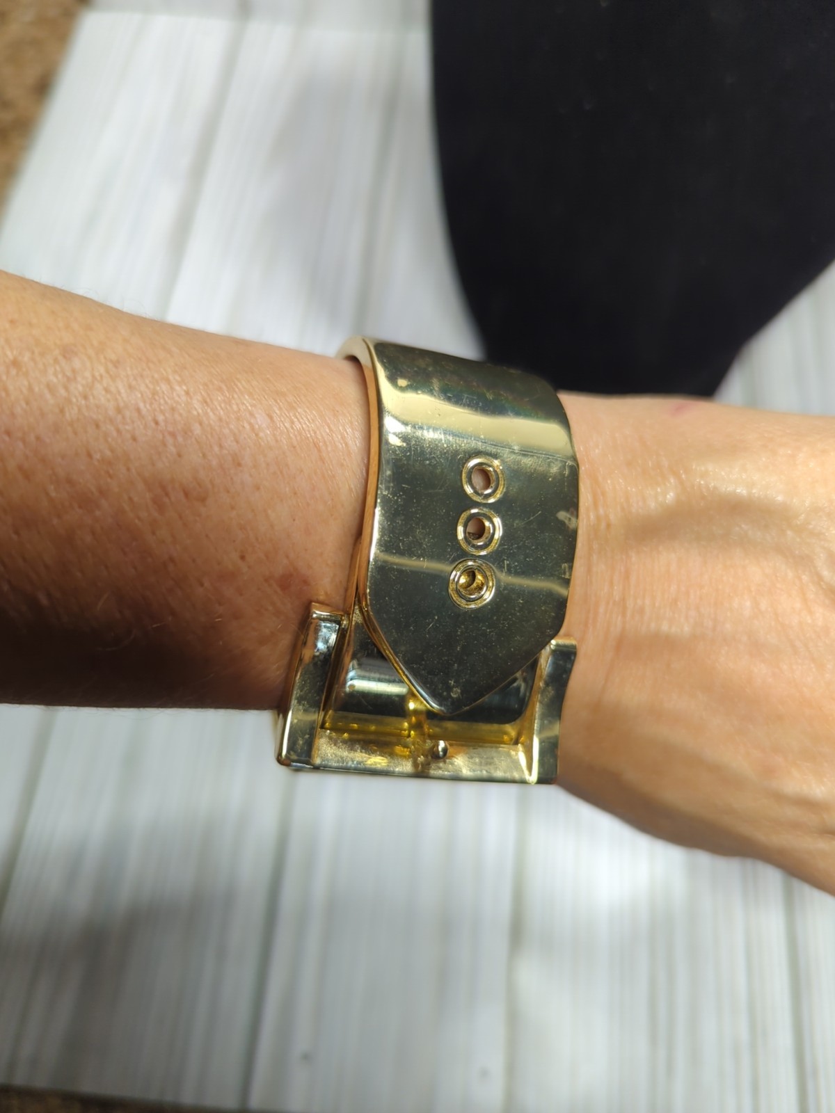Vintage Chunky Gold Tone Belt Buckle Cuff Bracelet Hinged Statement Retro Bangle