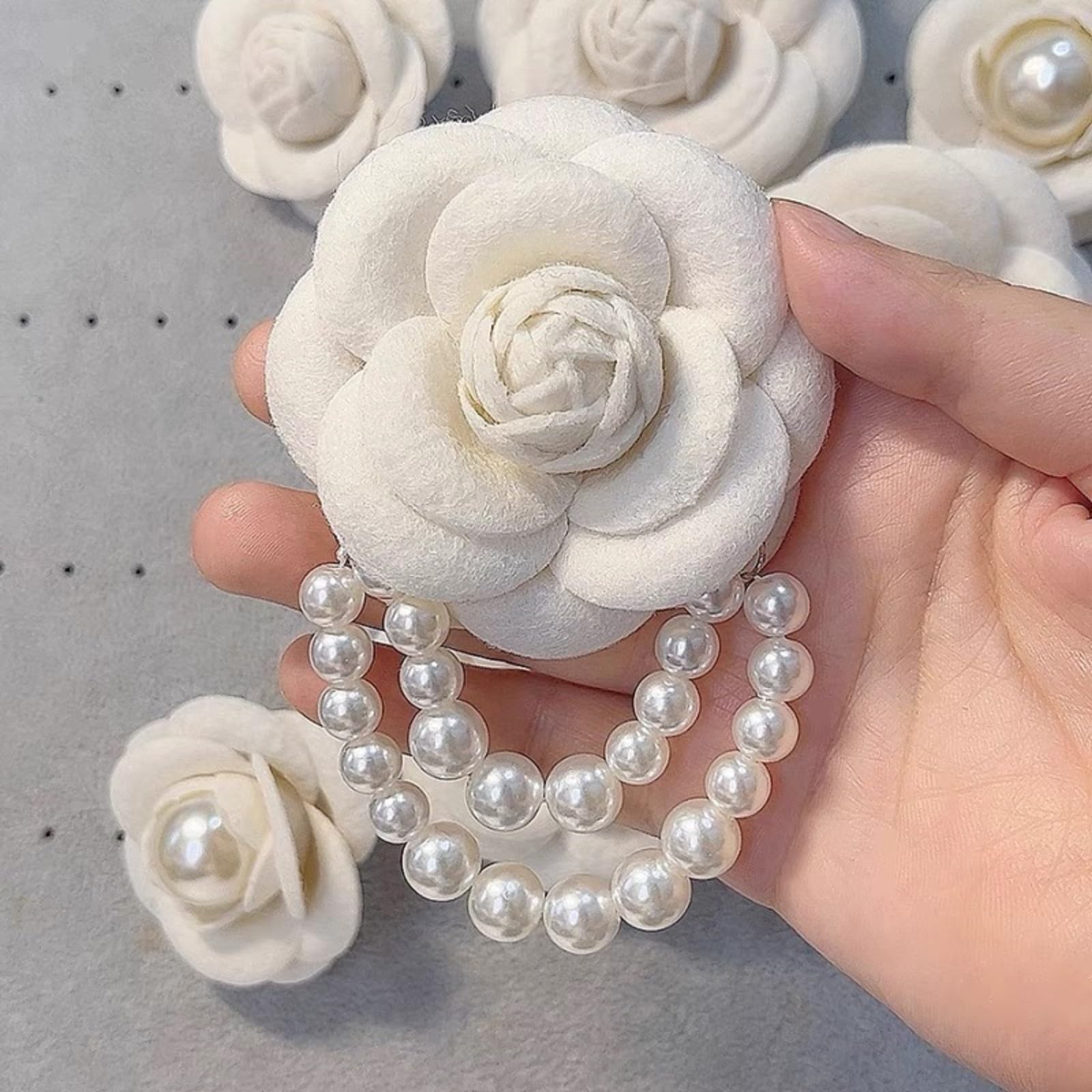 Elegant Fabric Camellia Flower Brooch Pins for Women,Vintage Pearl Tassel Cor…