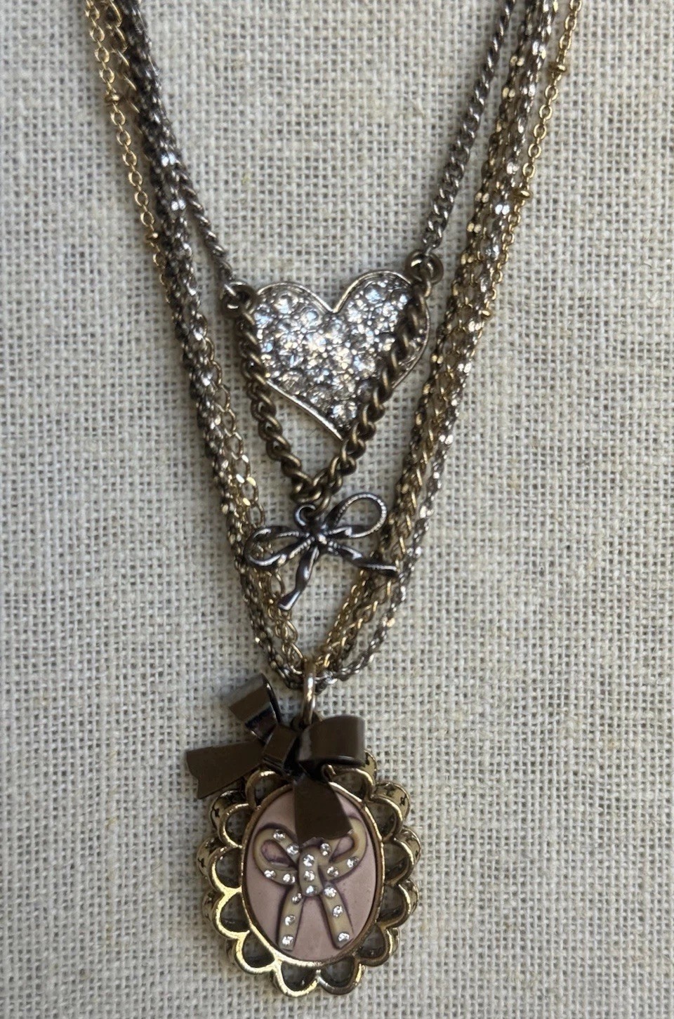 RARE BETSEY JOHNSON BOW CAMEO HEART DROP CHAIN NECKLACE #11