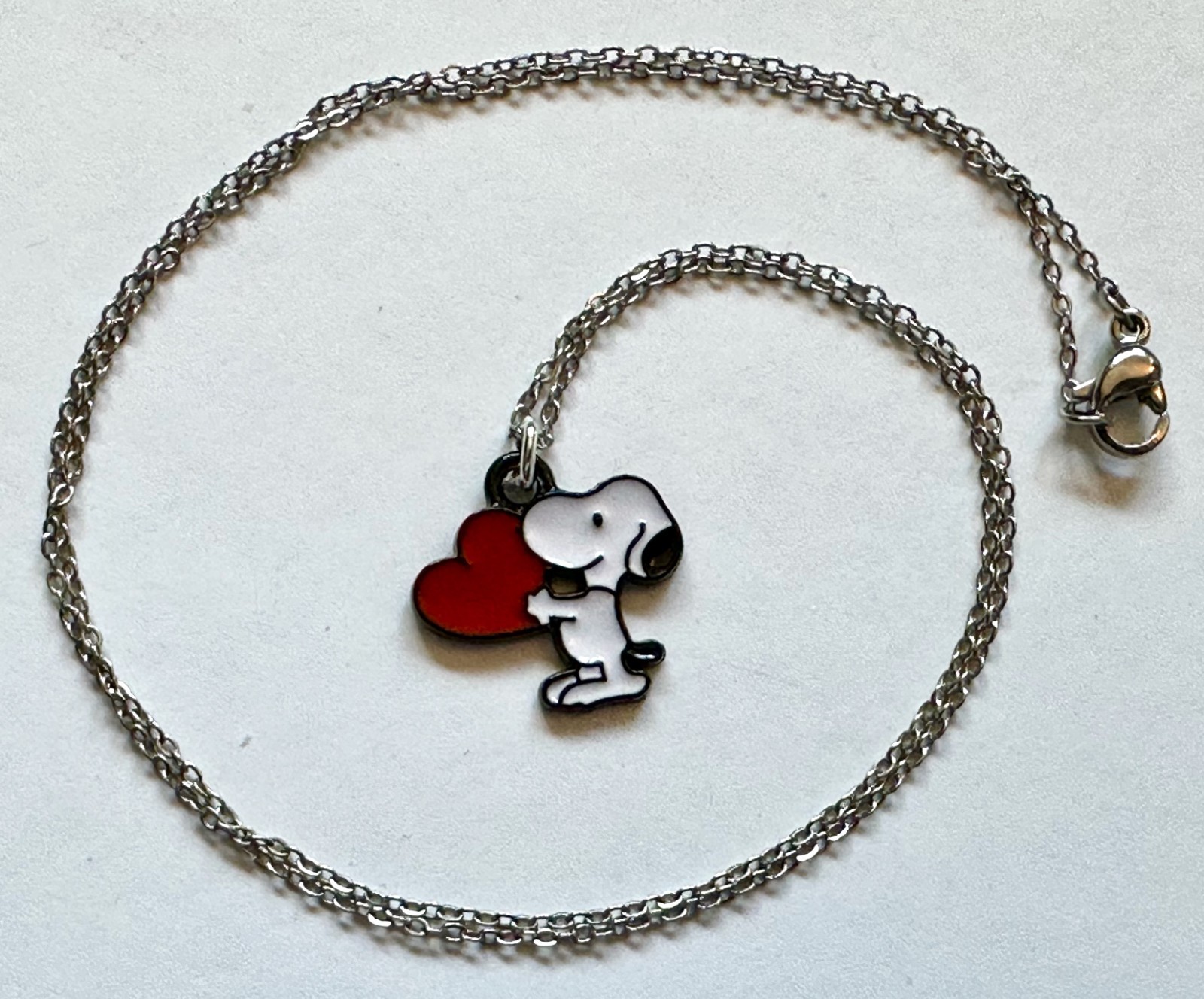 JEWELRY SET SNOOPY W RED HEART PENDANT 5/8 OF 1″ NECKLACE 18″ & EARRINGS SMALL