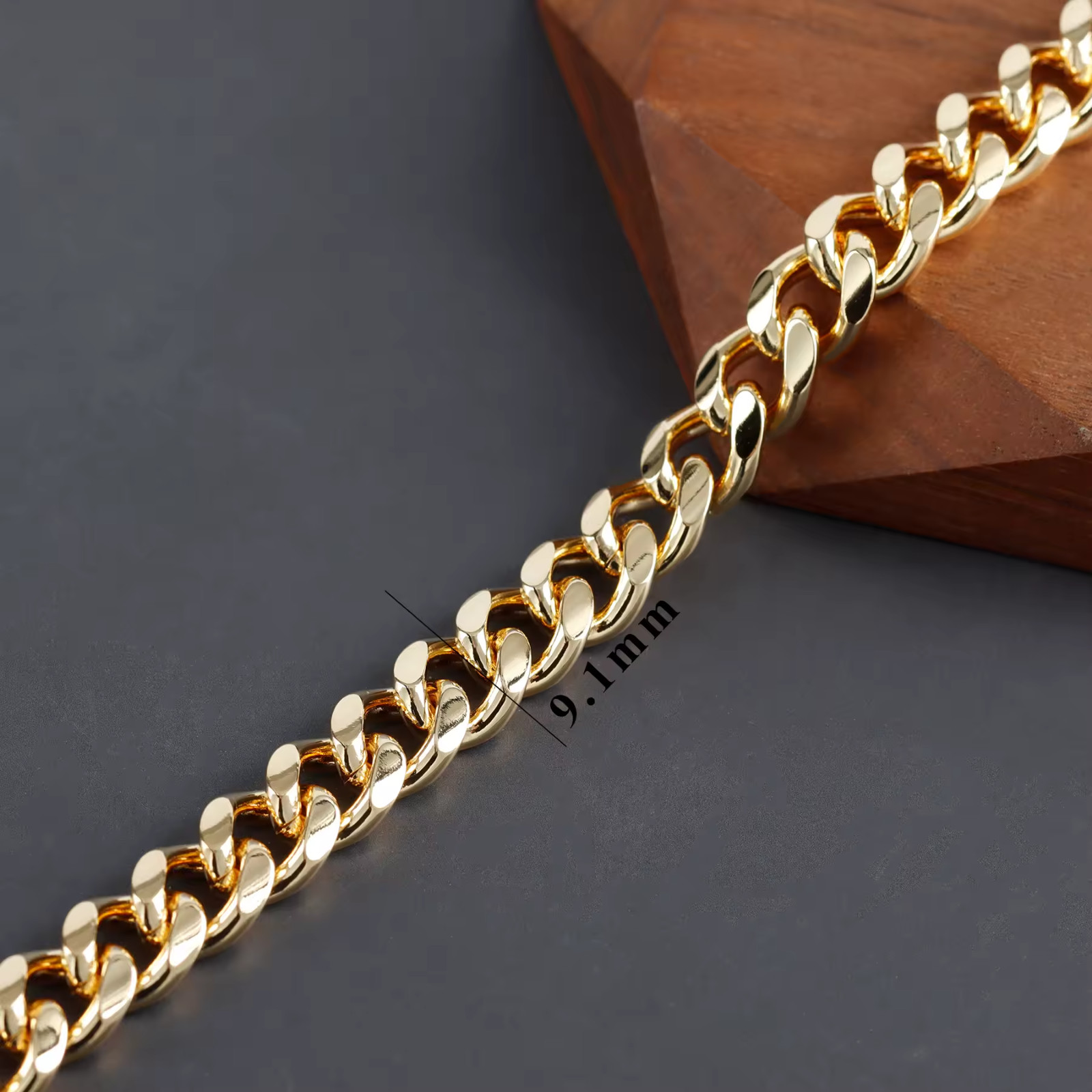 18k Gold Plated Necklace, 17″ x 9.1 mm Cuban Chain, Base Metal Copper, GC15507