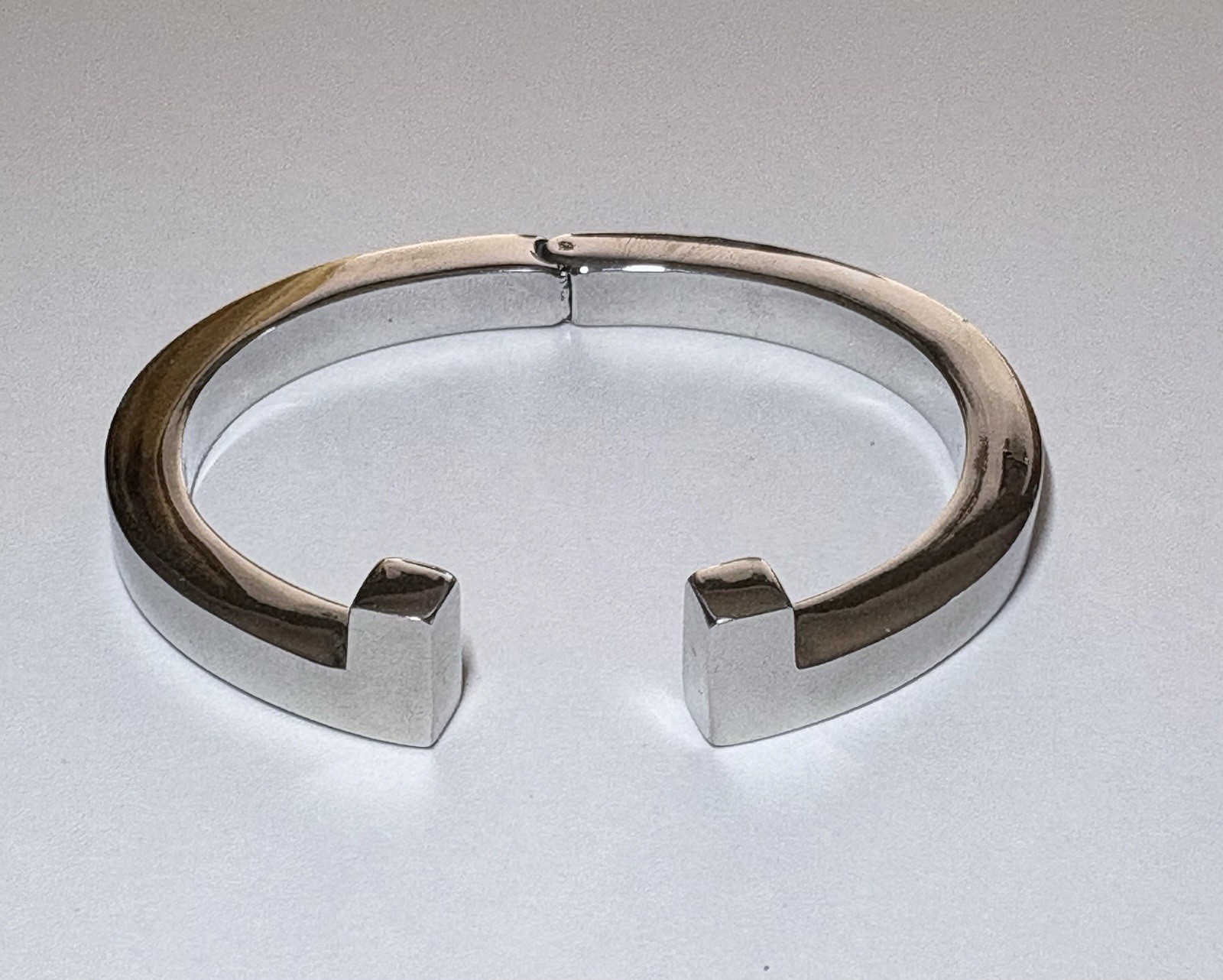 Men’s Open Cuff Spring Clasp Hinged Bracelet Stainless Steel 6 3/4” Jinbaoying