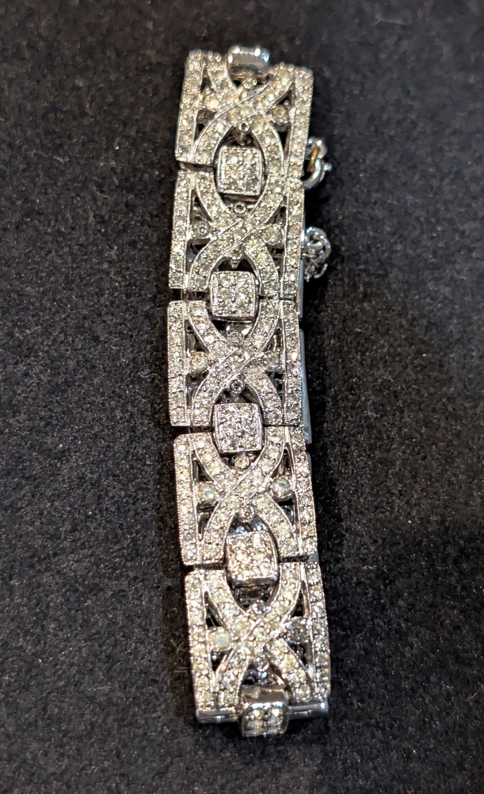 Silver Tone With Clear Crystal Stones, And Snap Clasp Closure Bracelet 7.5″