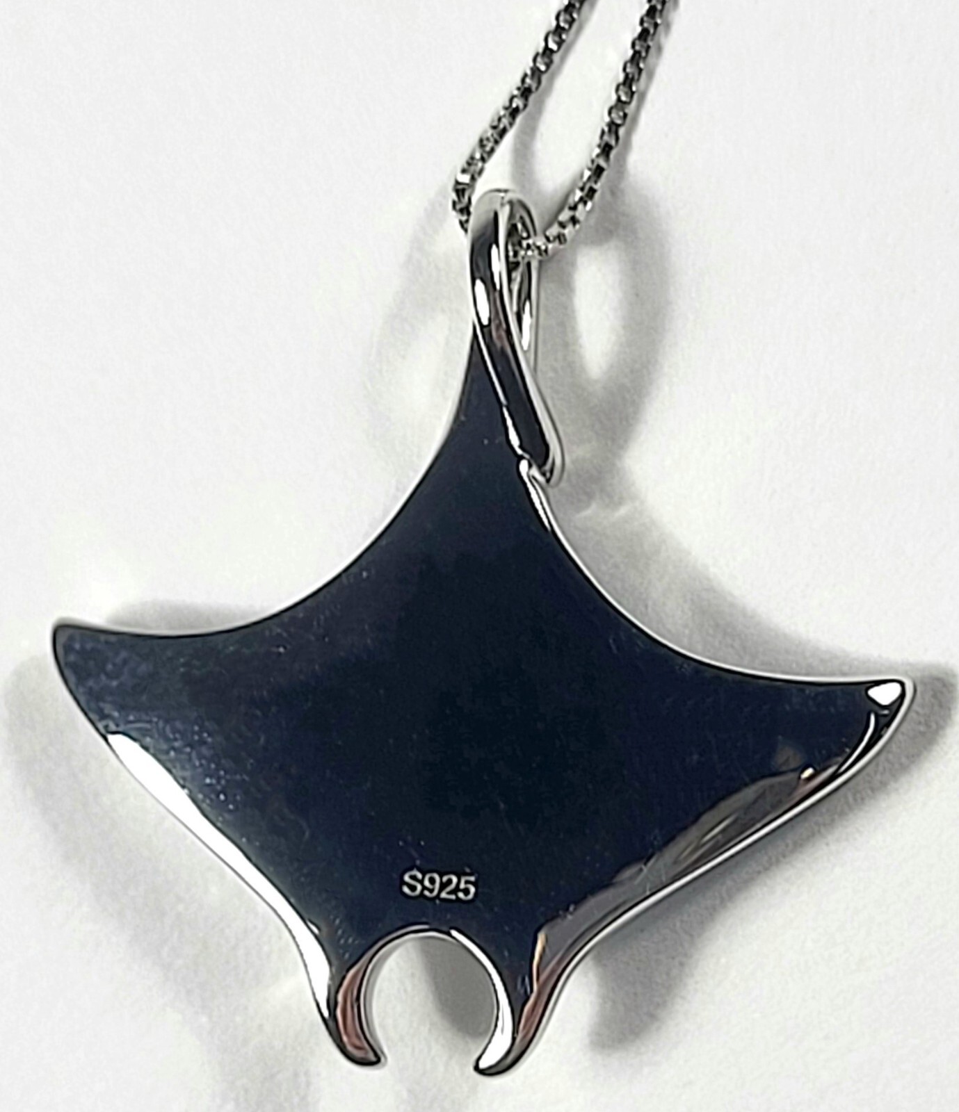 Larimar Manta Ray Pendant in Sterling Silver 925 + 18″ Silver Necklace Chain