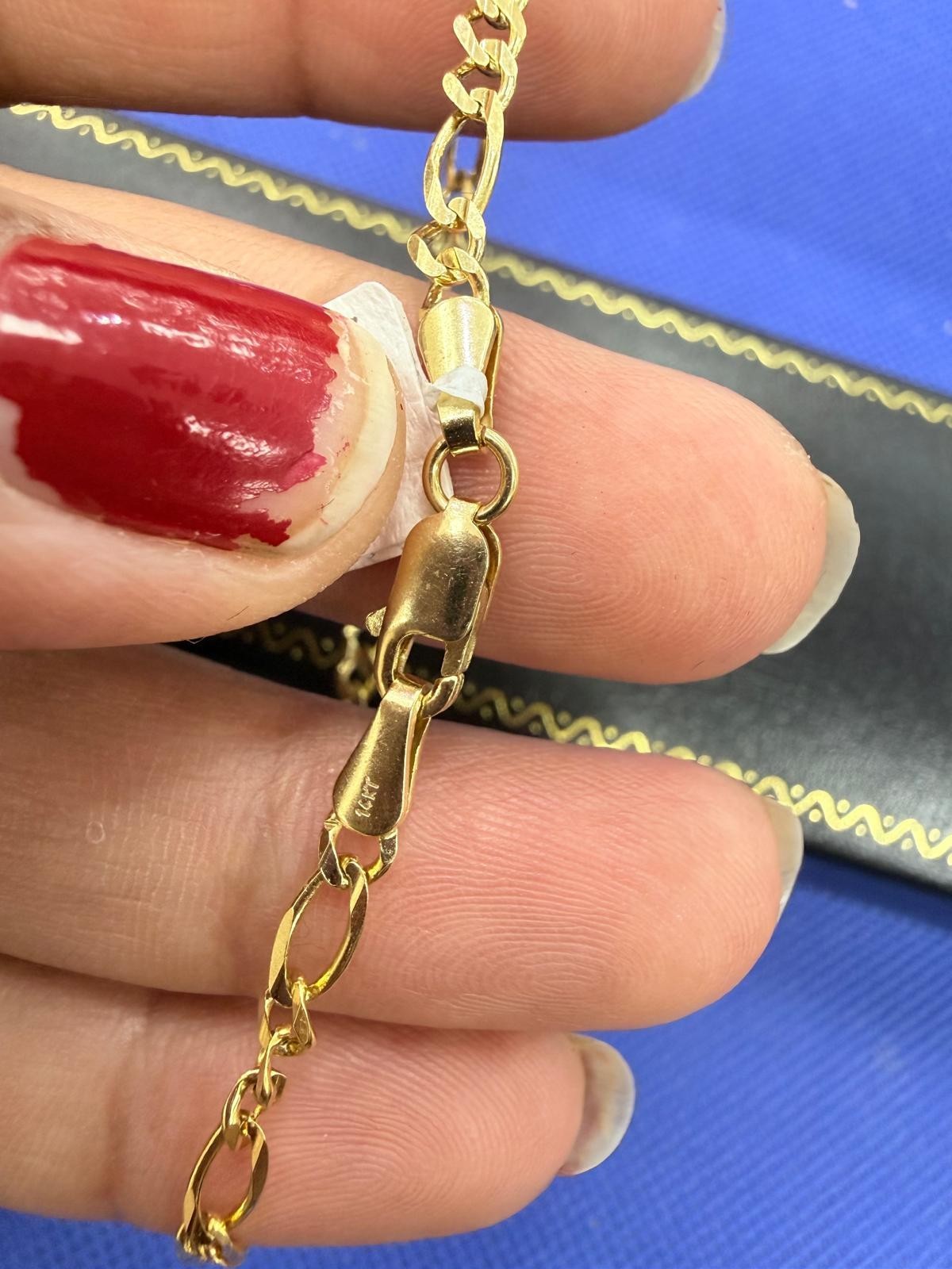 14kt Yellow Gold Classic Figaro Chain Bracelet 7 in Lobster Clasp Signed