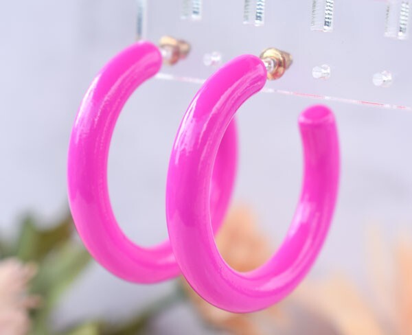 Approx 1.5″ Retro Fuchsia 80’s Hot Pink Lightweight Hoop Earrings