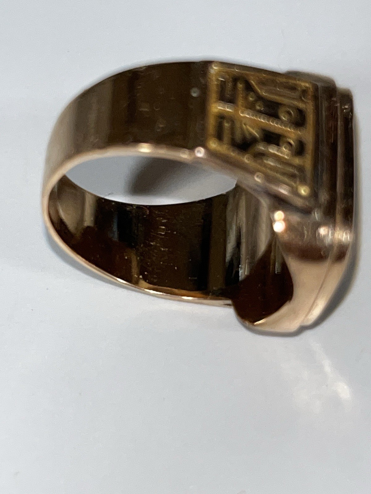 18K Yellow Gold Onyx Llama/Alpaca Signet Ring Size 9 Square Bezel Set