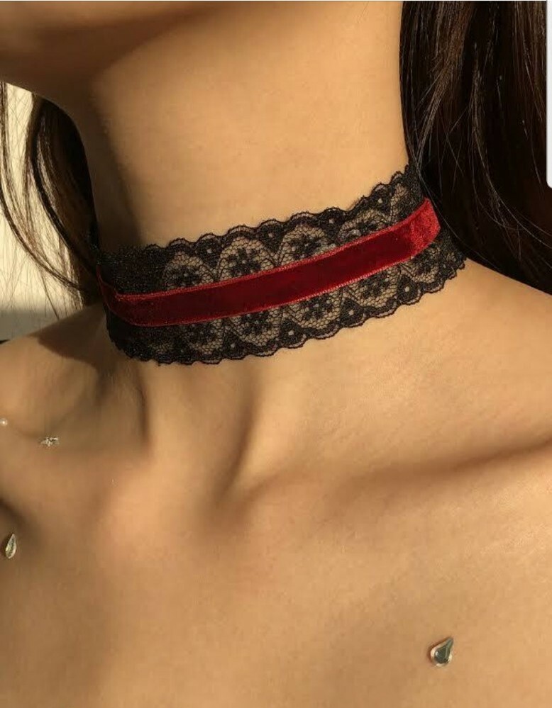 Ladies Crystal Dimonte pearls velvet ribbon embroidered lace Chakor Necklace.