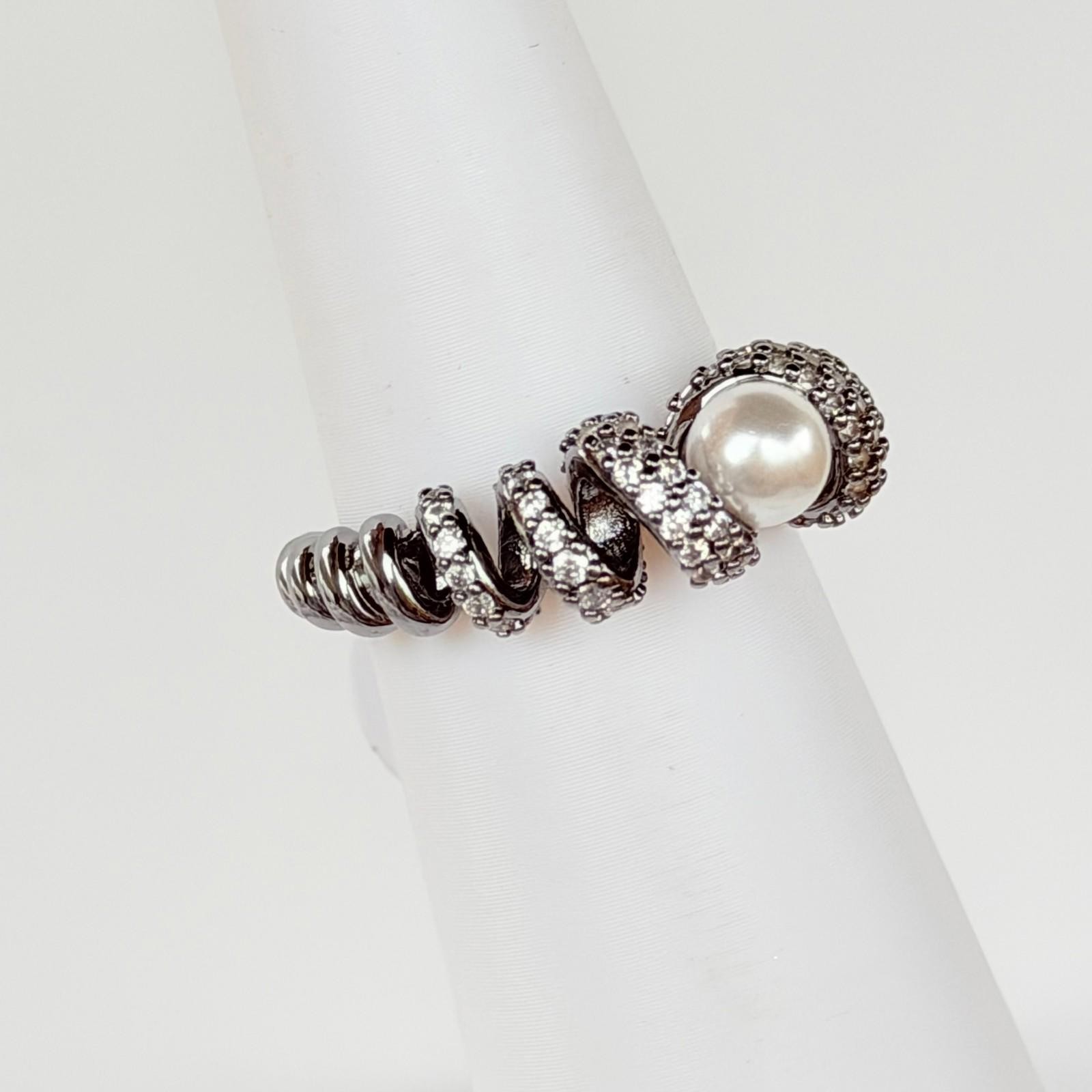 Bomb Party June Ring Sz 9 “Swirling Magic” Ceramic Pearl on Hematite
