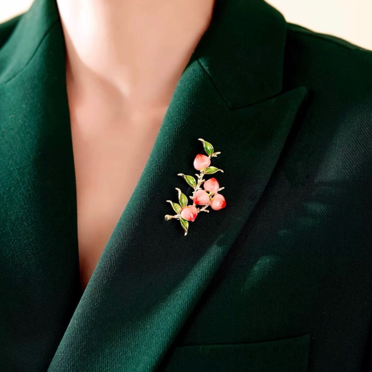 Enamel Peach Fruit Brooch Elegant Design Women’s Lapel Pin