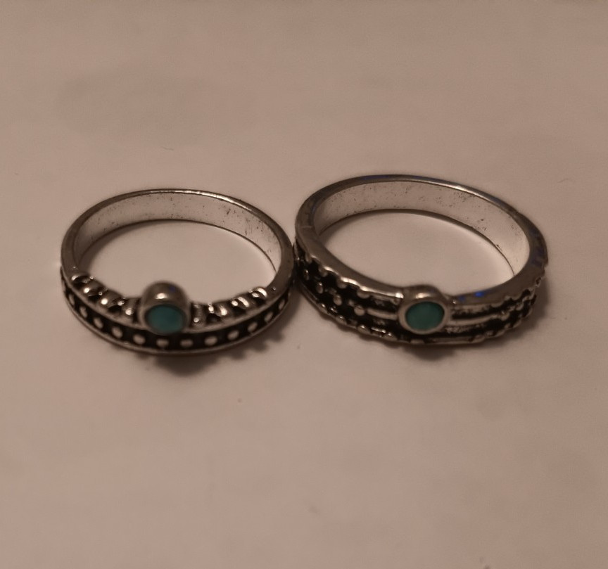 Lot of 2 Silver Tone Round Blue Stone Band Fashion Ring with 1 Gemstone Size 7