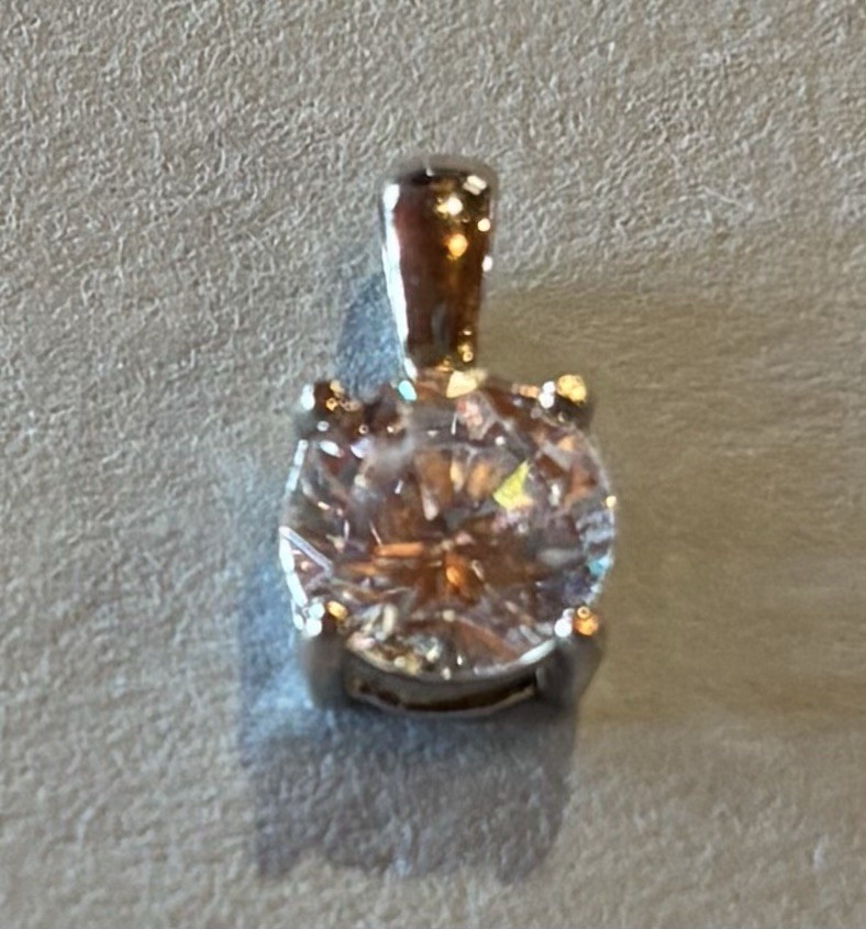 Vintage Sterling Silver .925 & Cubic Zirconia Pendant For a Necklace 1.7 Grams
