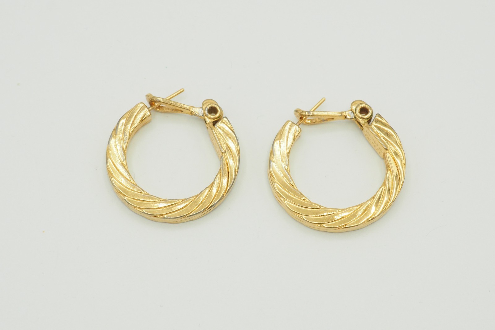 VTG Monet gold tone flat square edge twisted rope hoops stud post earrings