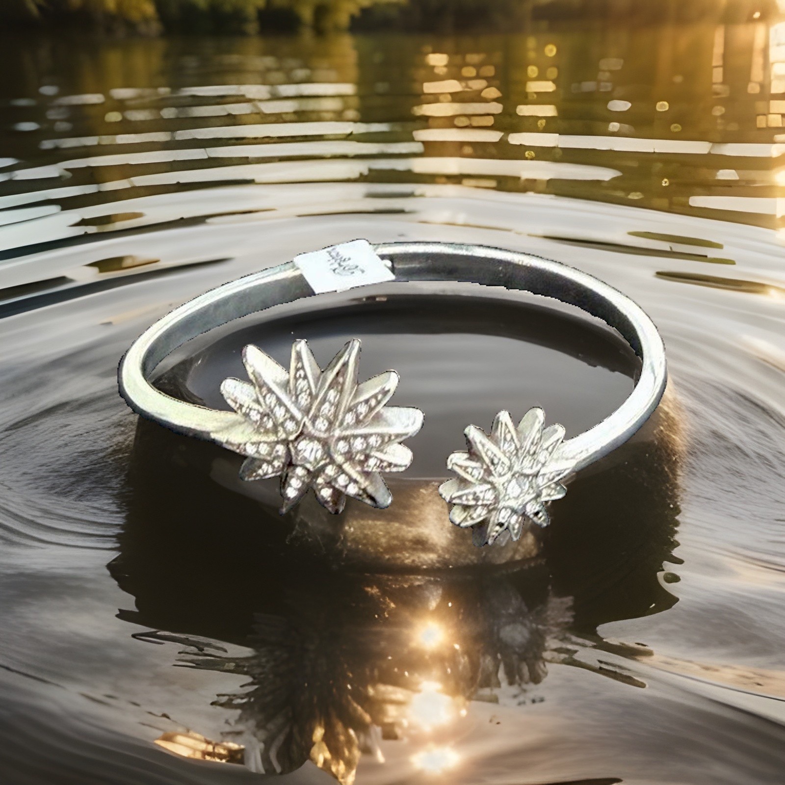 Brighton Bangle Contempo Starburst Hinged NWT