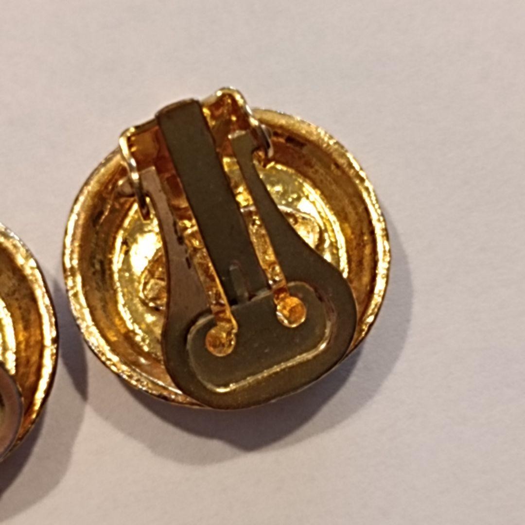 Chanel Earrings with Scratches and Stains No Accessories
