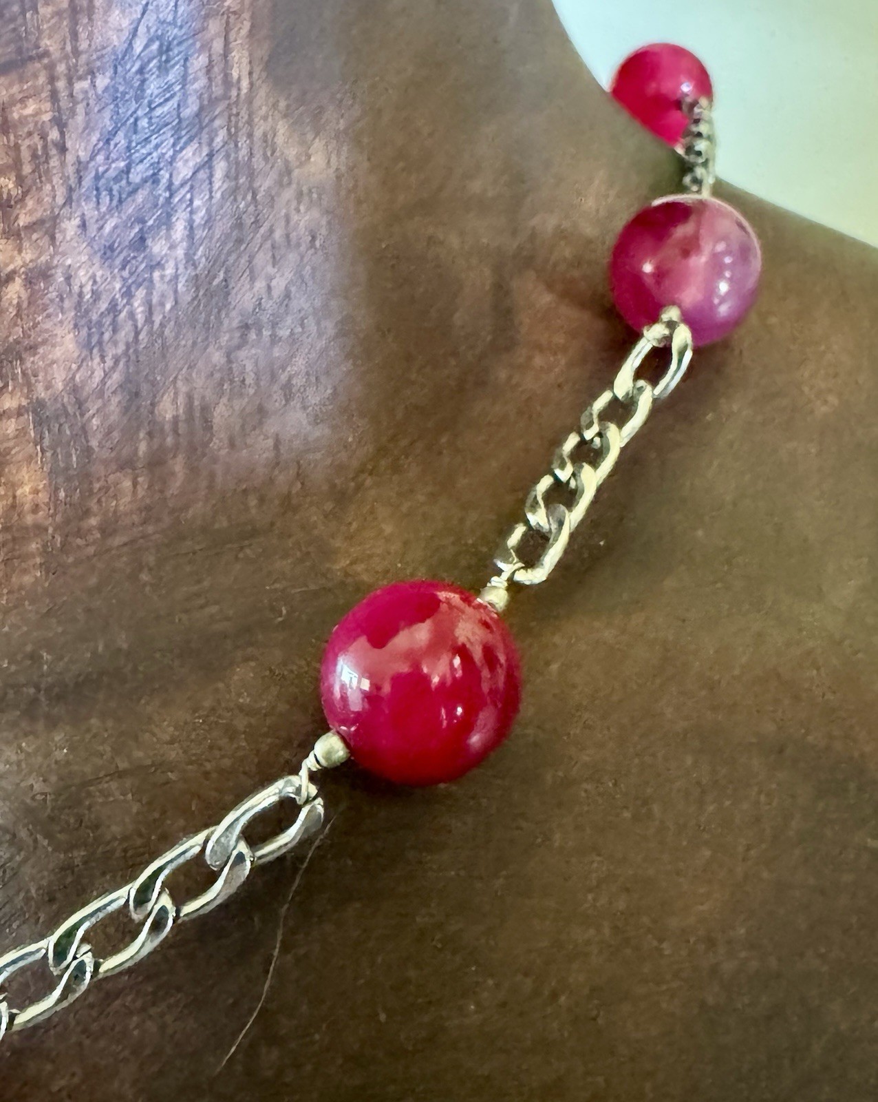 MCM Fuschia glass bead Necklace Figaro style Link Chain Lobster Clasp, HOT!!