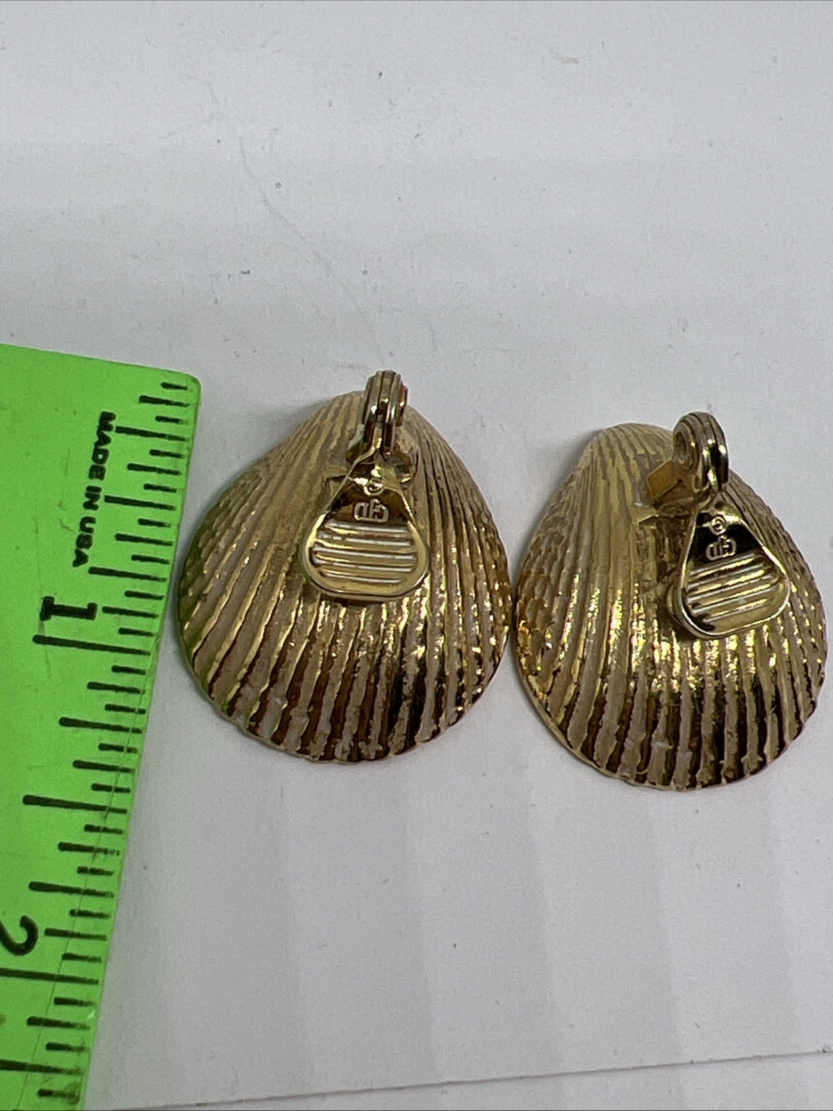 Vintage Signed GJD Gold Tone Clam Shell Faux Pearl Clip On 1.3” Earrings