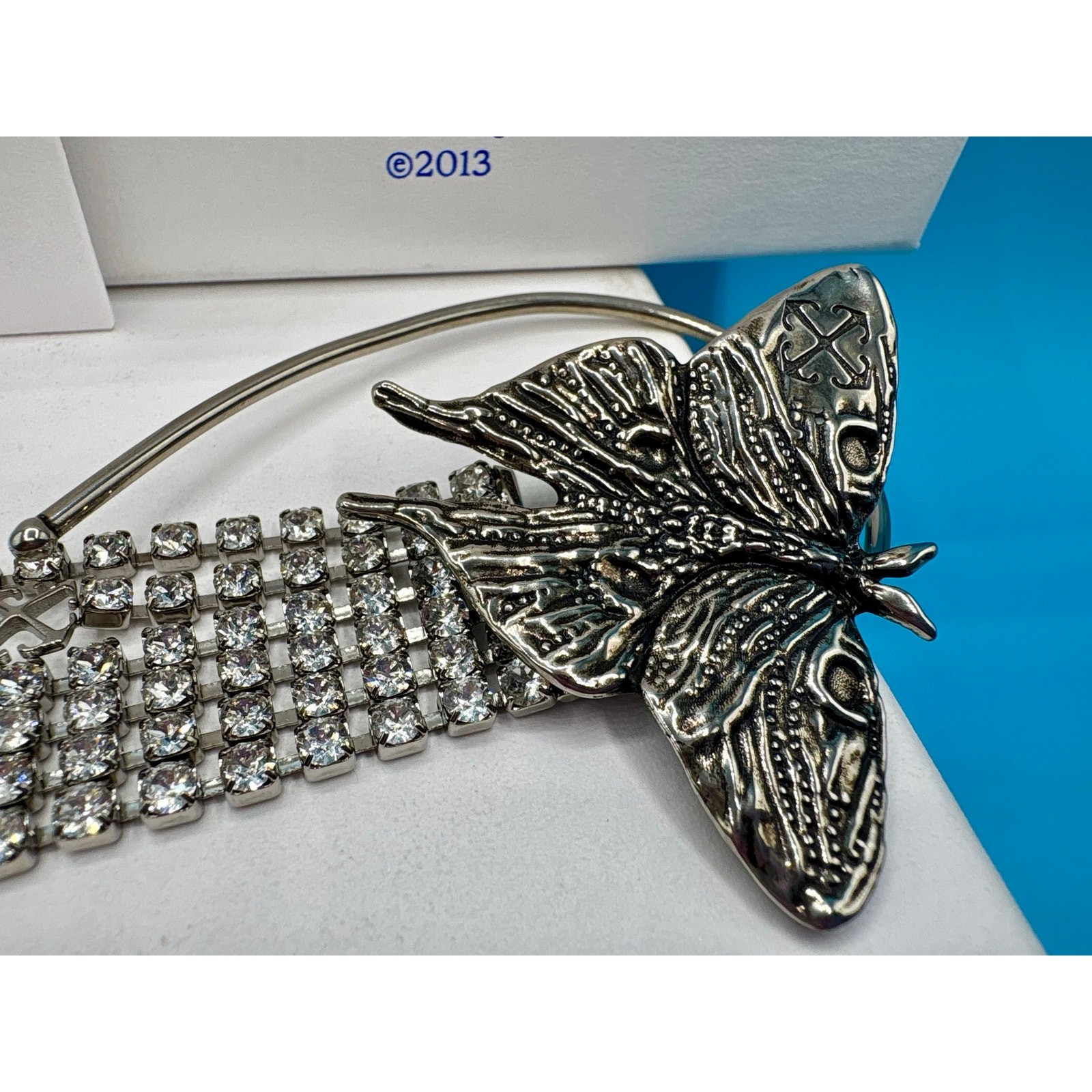 NIB – Off-White Silver Butterfly Bling Dangle Ear Cuff