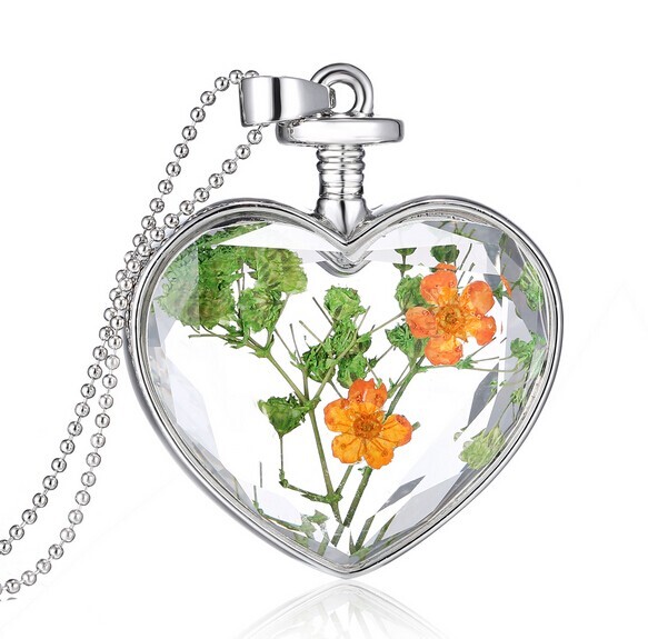 Heart 18KGP White Gold Green and Yellow Dried Flower Necklace Great St.Patrick