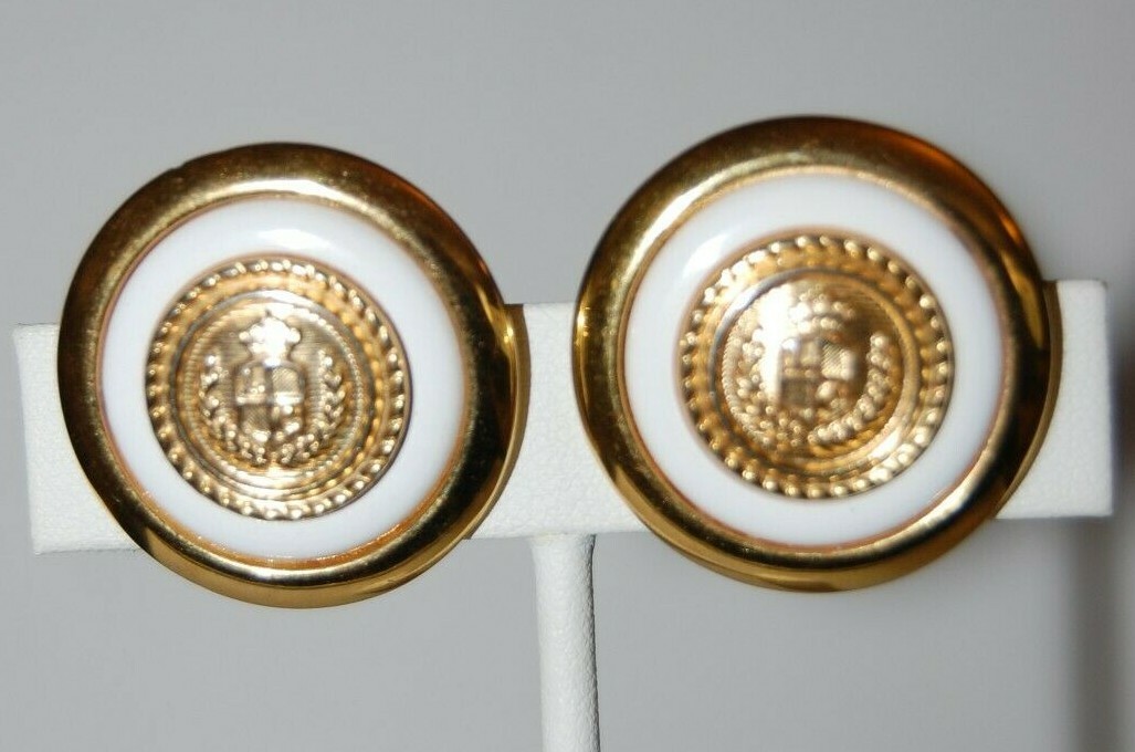 ELEGANT VINTAGE LIZ CLAIBORNE COUTURE WHITE AND GOLDEN LOGO SHIELD POST EARRINGS