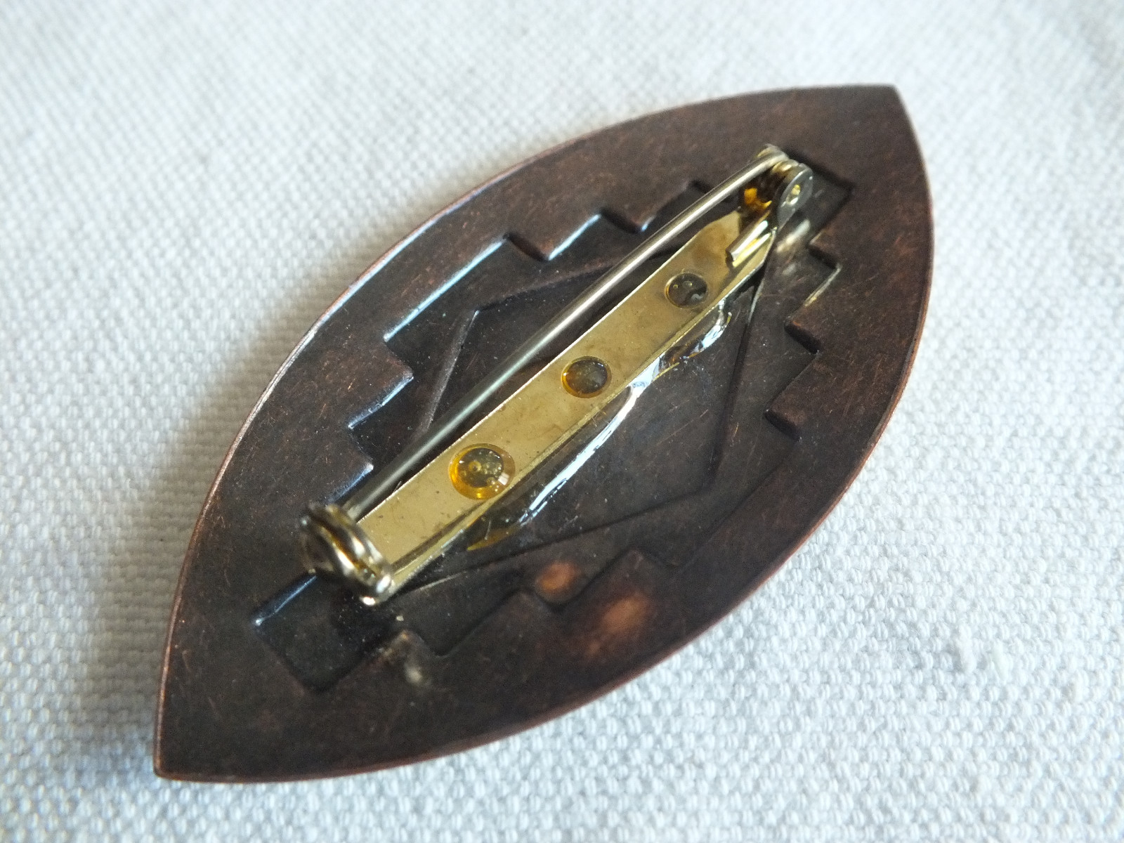Beautiful Brooch Pin Copper Tone Marbled Sage Cream Enamel 2 1/2 x 1 3/8″ NICE