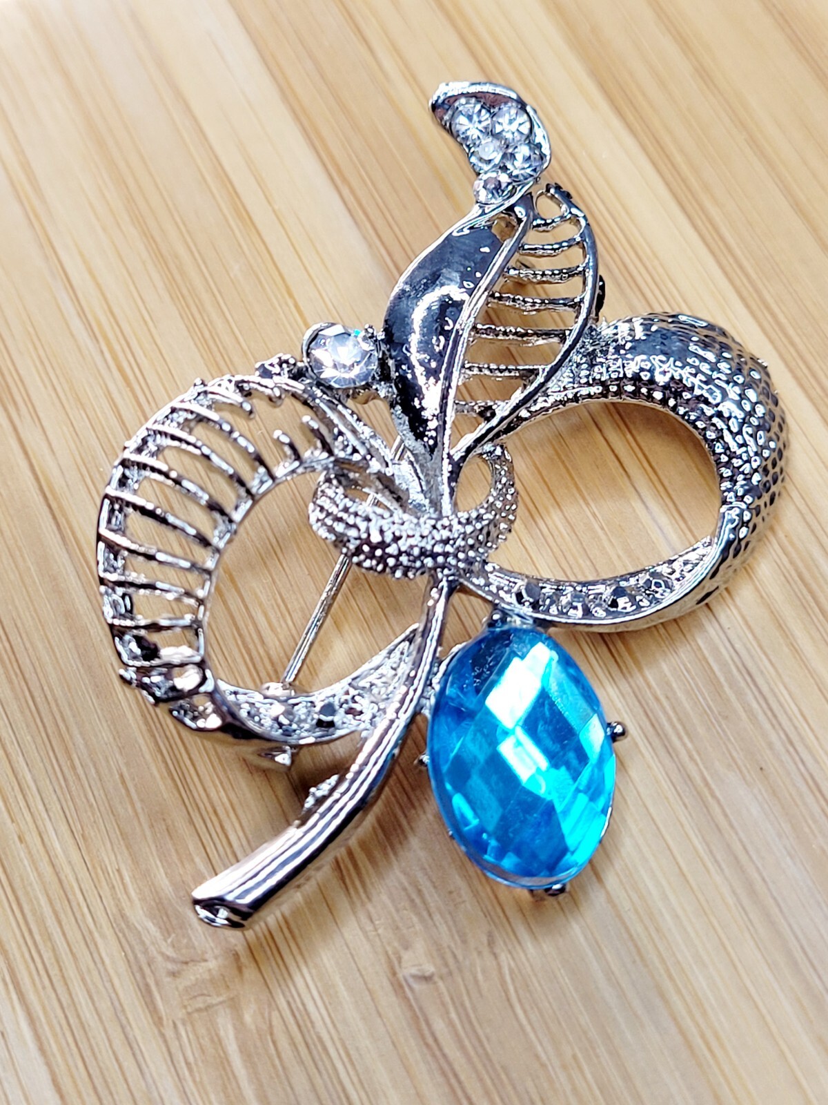 Vintage Brooch Leaf Blue Handmade, Gift bag Included BRAND NEW