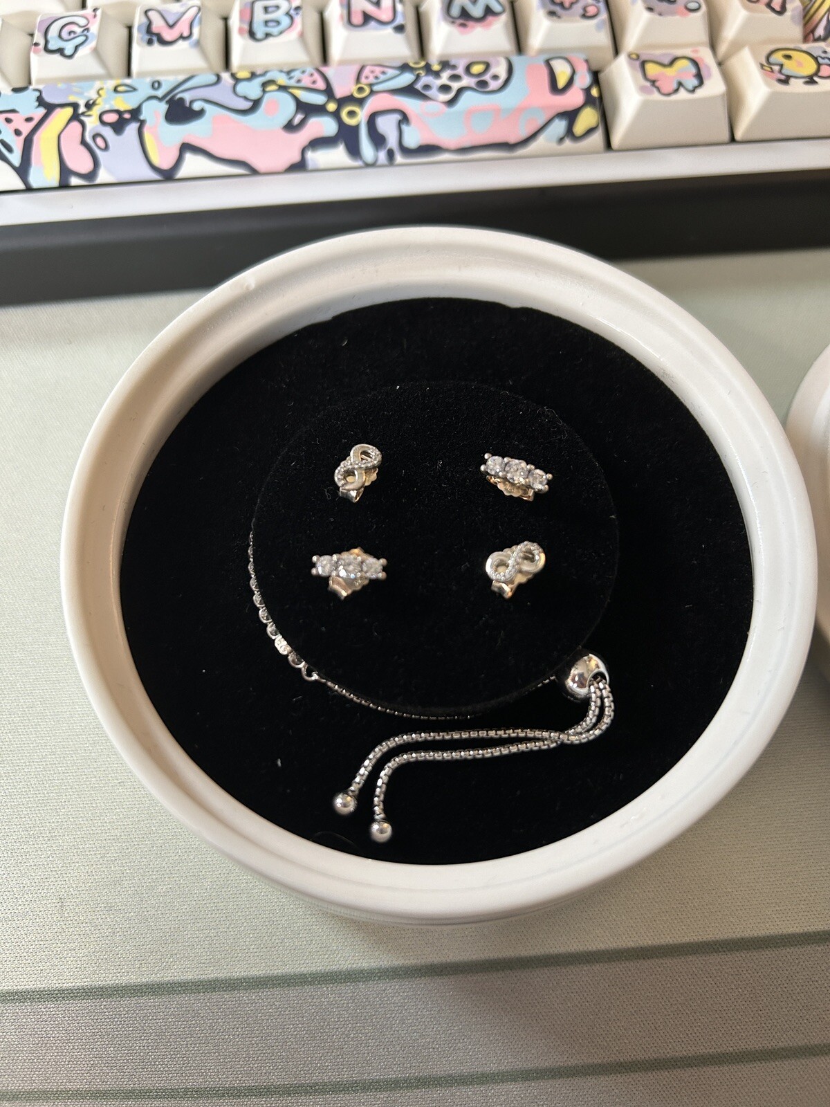 PANDORA Gift set Stud EARRINGS Sparkling bracelet with ceramic jewelry box