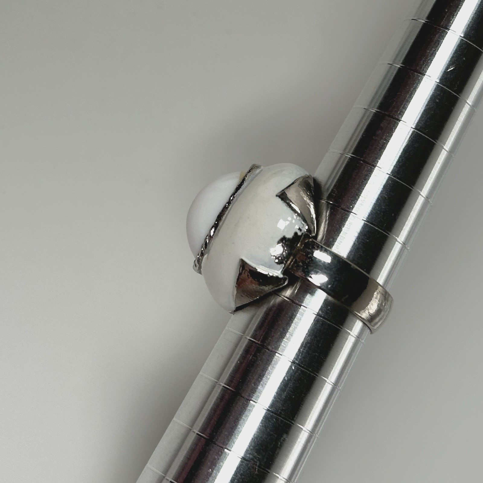 Vintage White Enamel Dome Silver Tone 20mm Wide Size 5 Adjustable