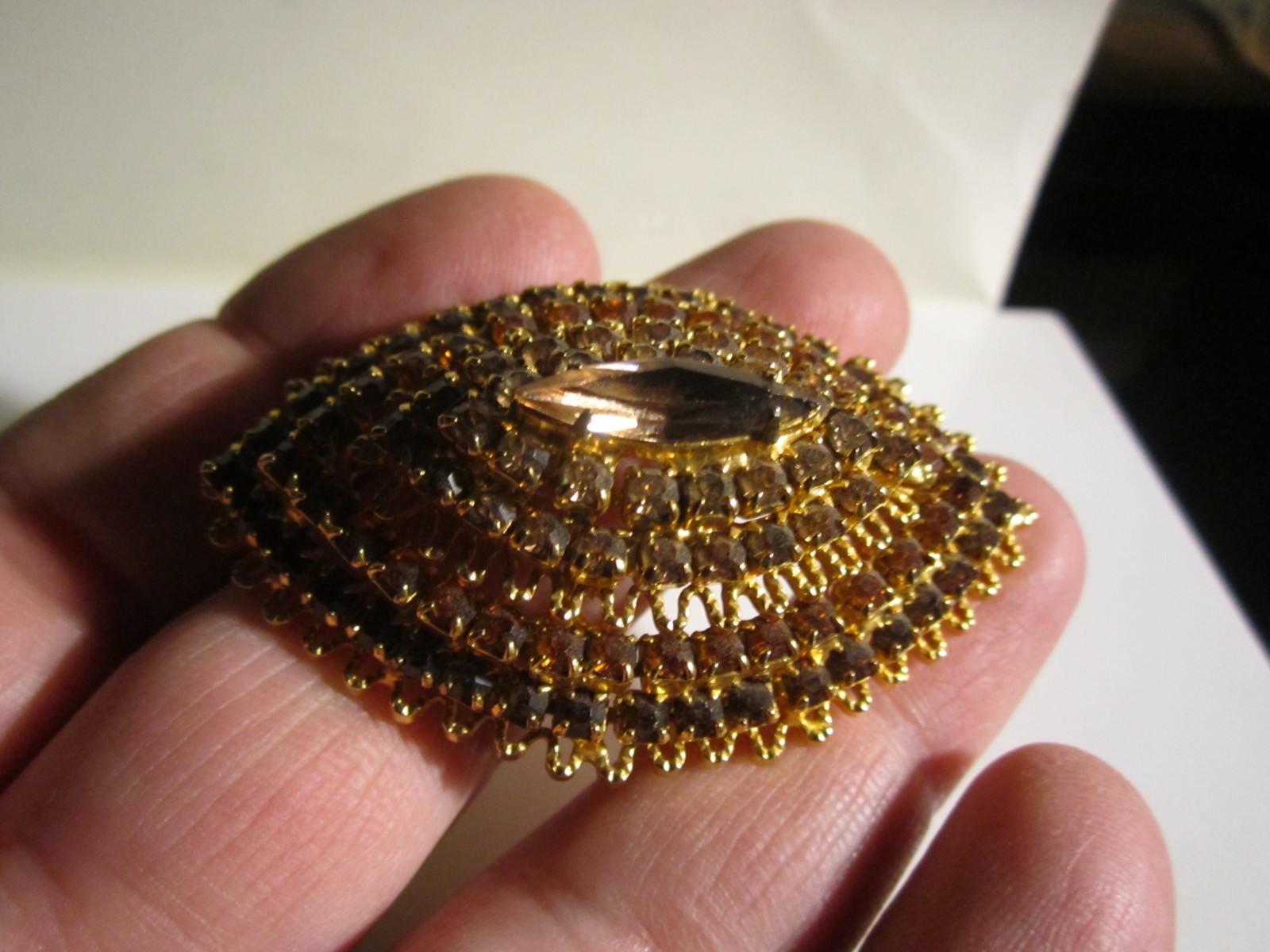AUSTRIA ART DECO BROOCH PIN SPARKLING CRYSTALS 2 1/4″ X 1 1/2″ X 3/4″ – OFC-D3