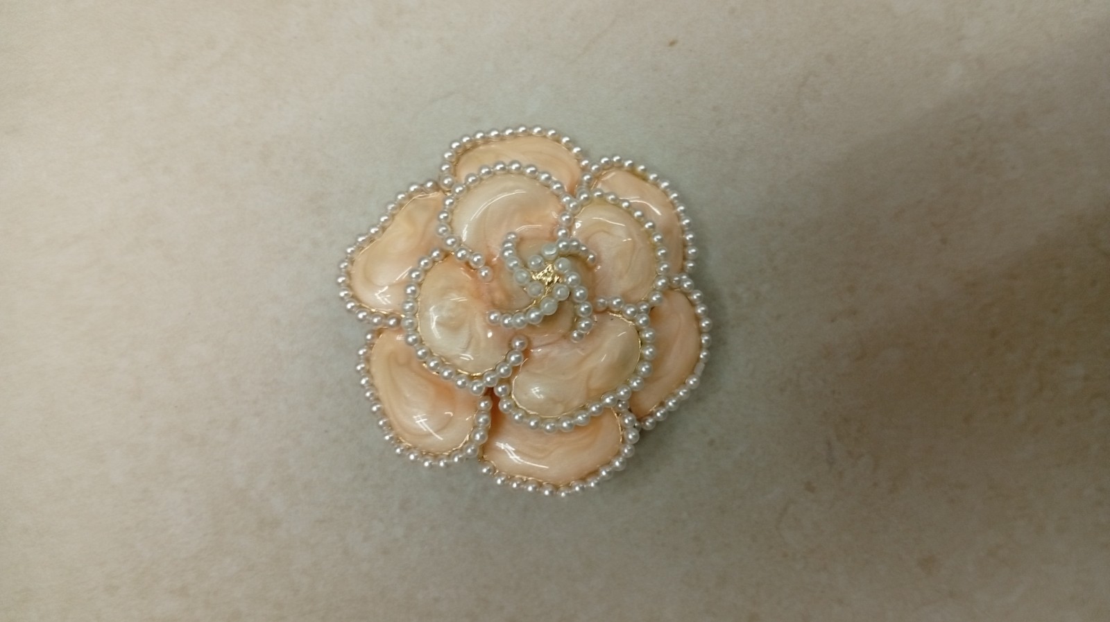 Elegant Brass Flower Brooch Peach Enamel Faux Pearl Pin Women Party Dress