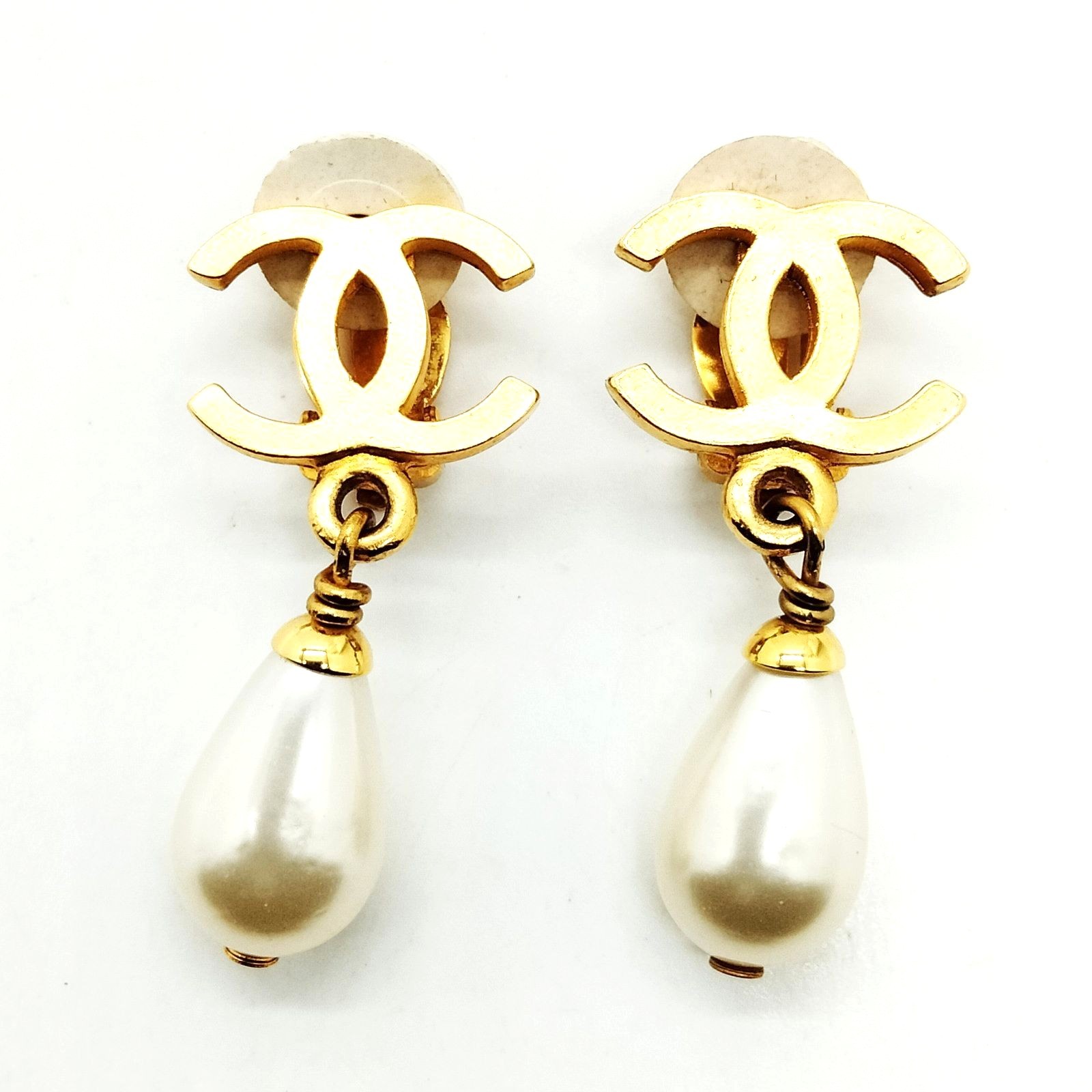 Chanel Earring Gold Whites 96P 2883388