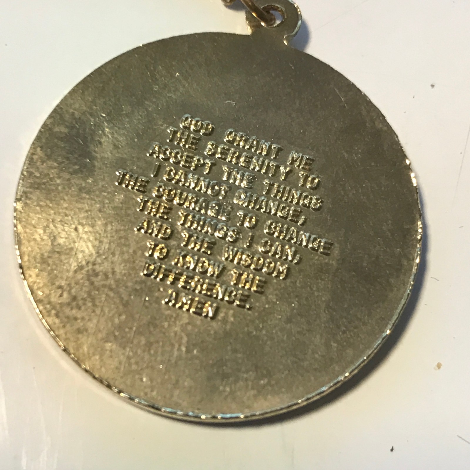 Vintage Gold Tone 1″ Praying Hands Serenity Prayer 22″ chain necklace