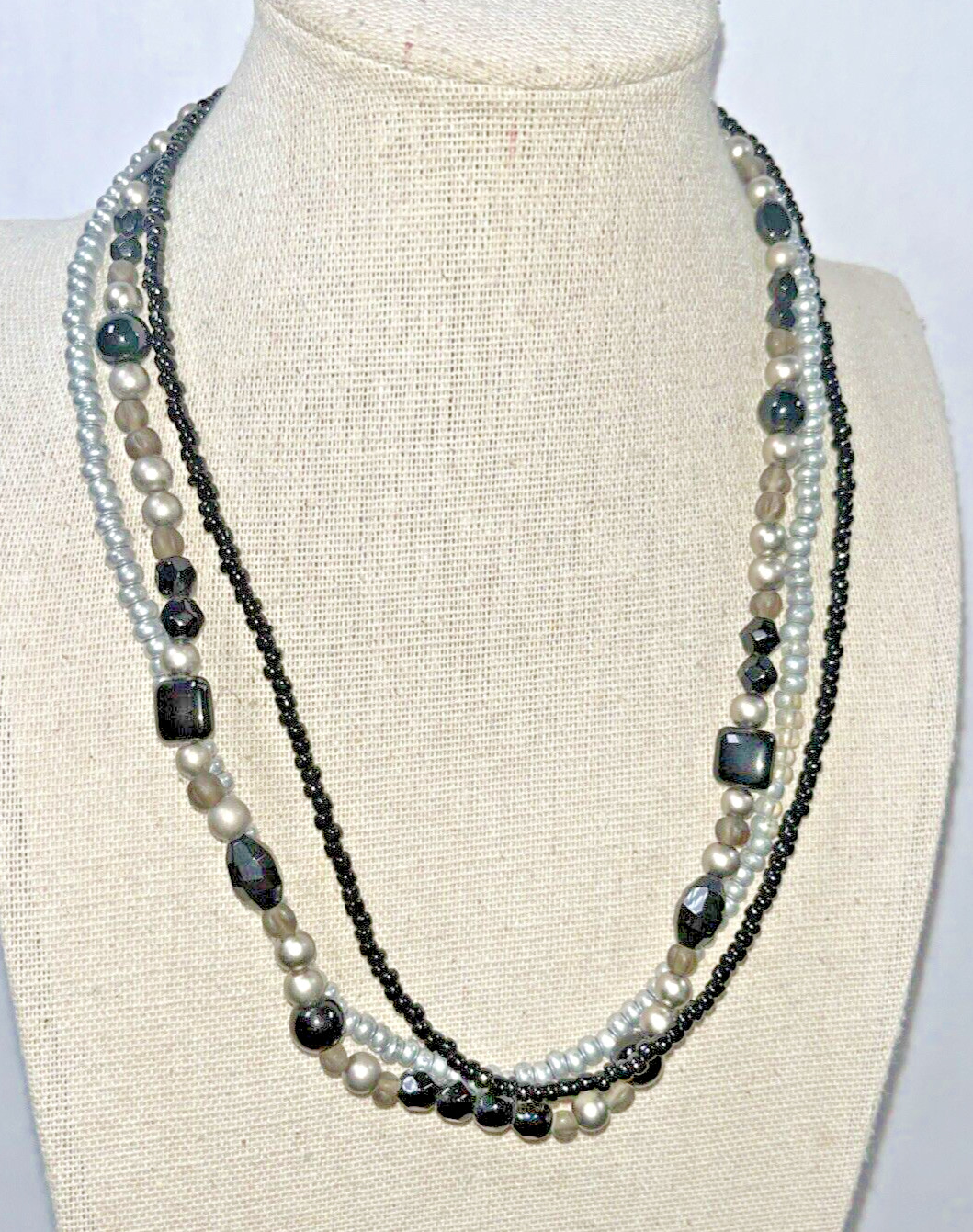 Premier Designs Layered Multi-Strand Necklace Gray Silver & Black Beaded 19″