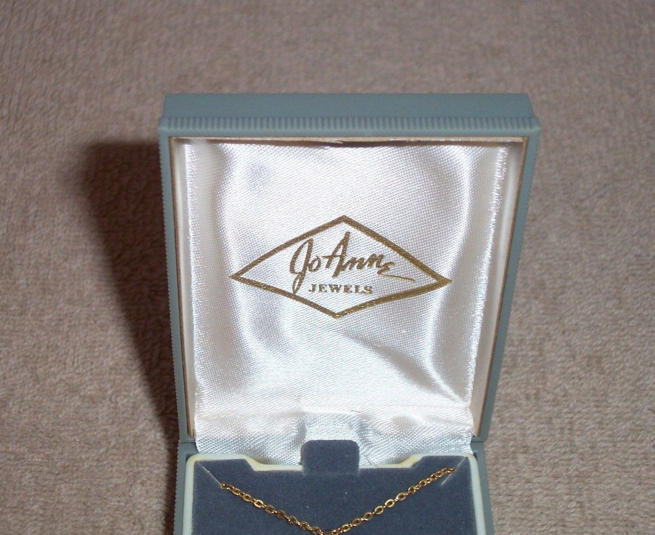 JOANNE JEWELS IMPORTED STONE ROSE NECKLACE & EARRING SET