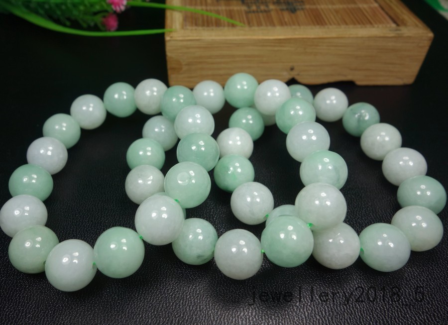 Certified Light Green Burma 100% Natural A Jadeite jade 13.2mm Beads Bracelet 手链