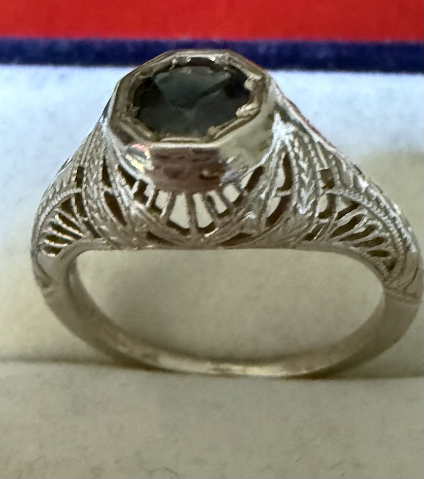 Vintage Art Deco 14k White Gold Blue Sapphire Filigree Ring, 2.64g