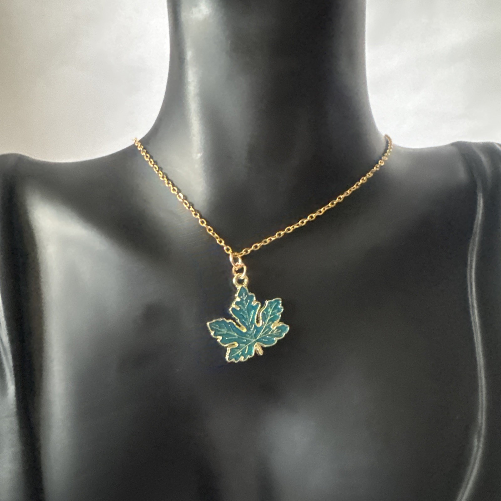 New Botanical Blue Leaf 18K Gold PVD Coated Chain Necklace in Gift Box 24″