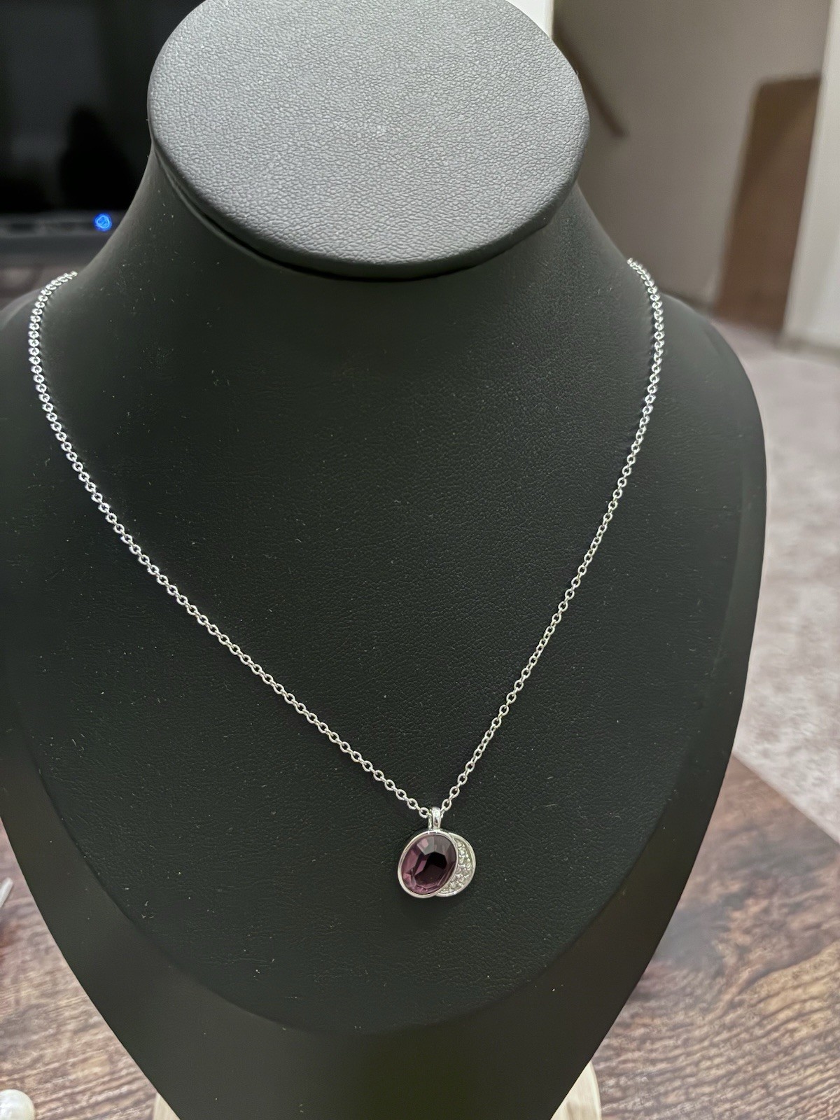 Swarovski Crystal Amethyst Silver Tone 17″ Adjustable Necklace Swan, Signed